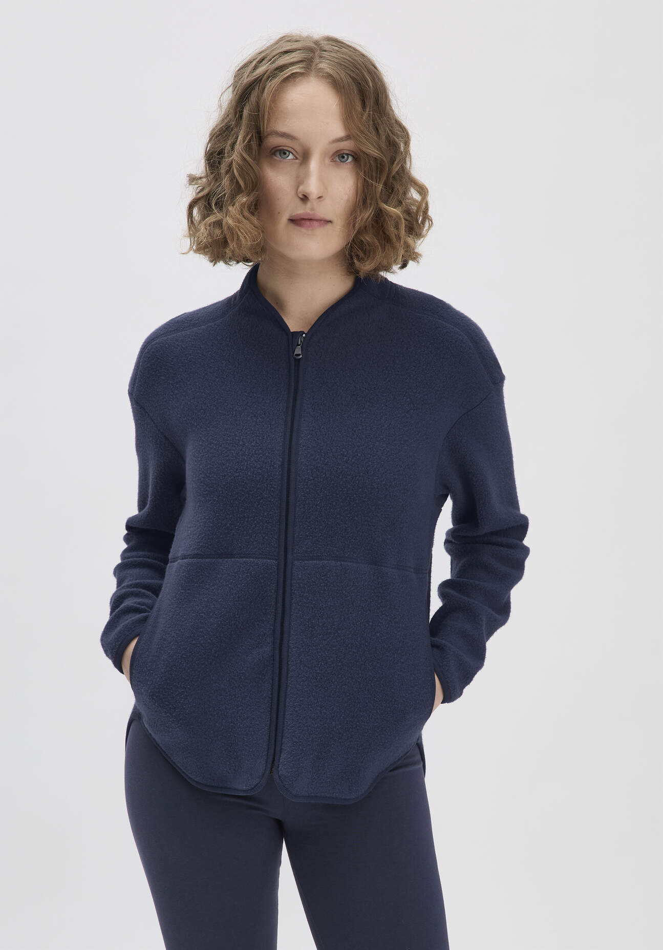 hessnatur Loungewear Fleece Jacke Relaxed ACTIVE LIGHT aus Bio-Baumwolle - blau Größe L