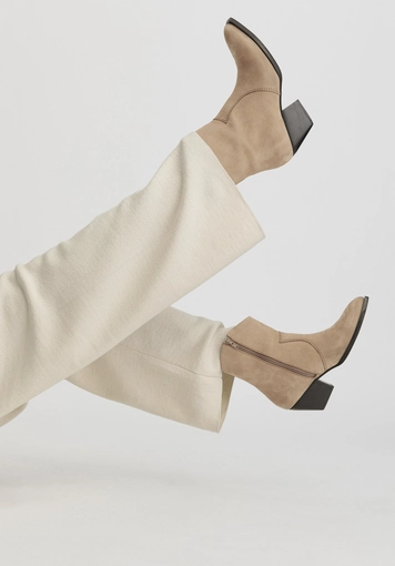 Ankle Boots Western aus chromfrei gegerbtem Nubuk-Leder - 1