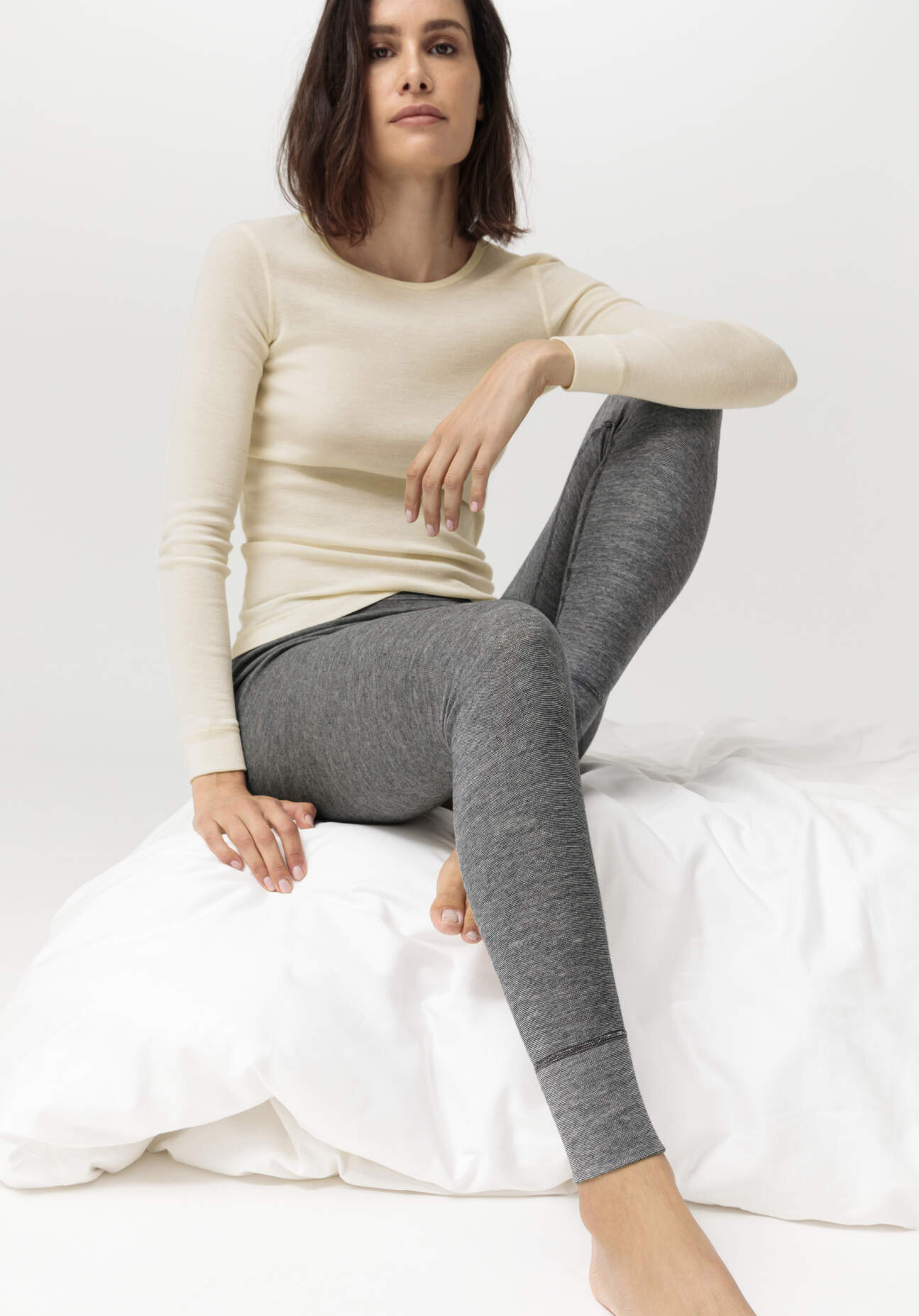 hessnatur Damen Leggings SILK & WARM TOUCH mit Bio-Merinowolle und Seide - grau Grösse46