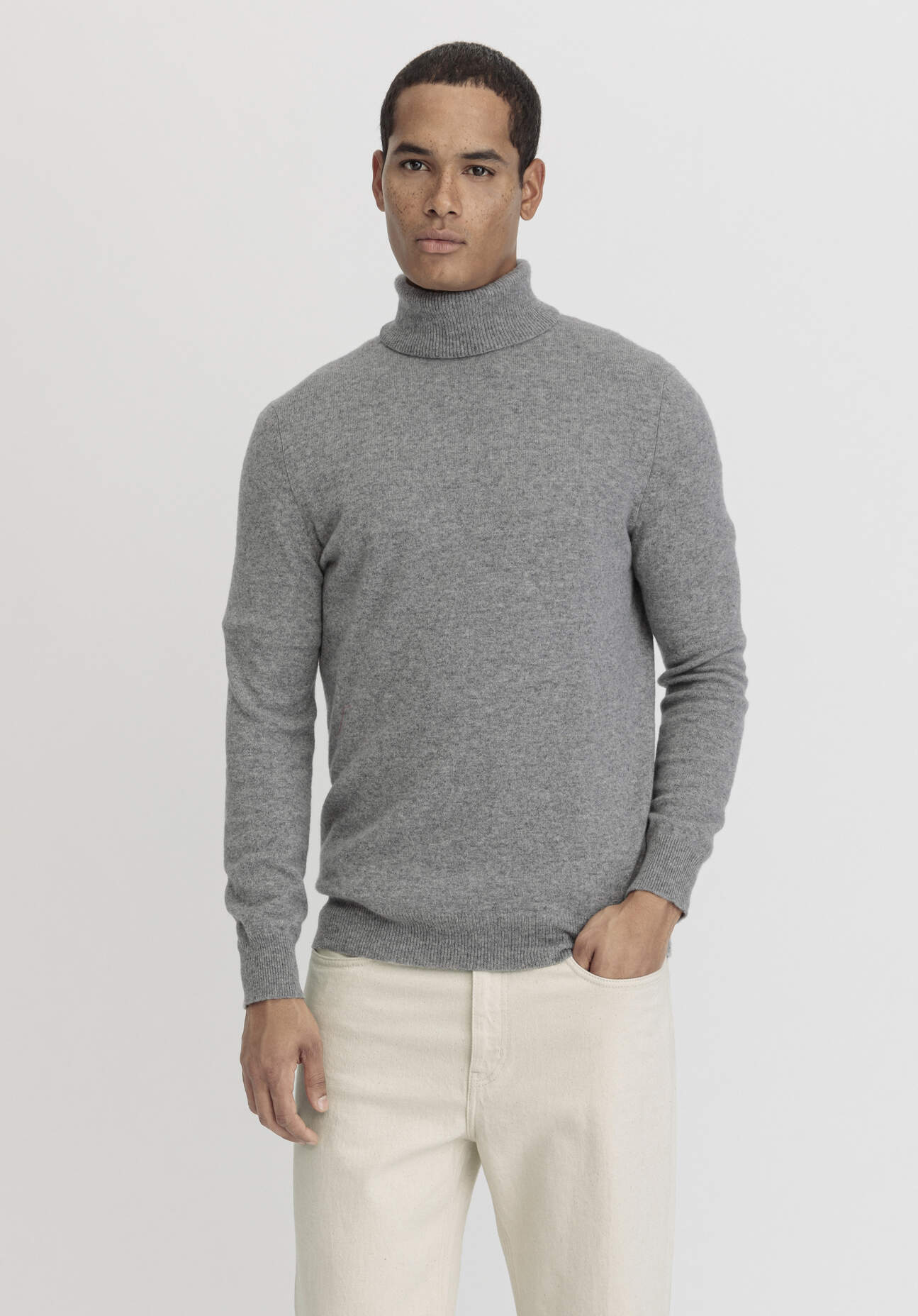 hessnatur Herren Rollkragen-Pullover Regular aus Bio-Merinowolle mit Kaschmir - grau Grösse56