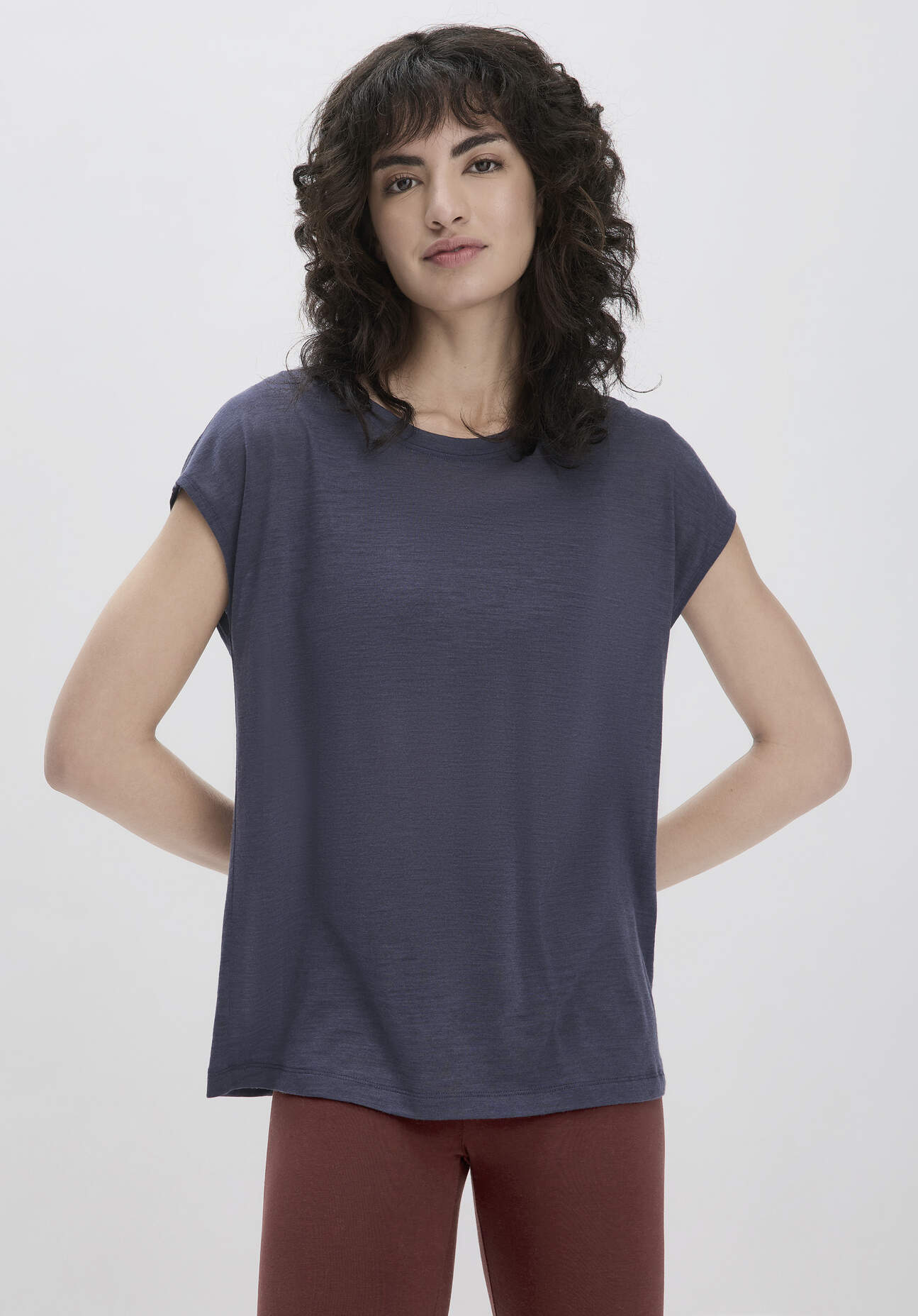 Thumbnail - hessnatur Loungewear Shirt Relaxed ACTIVE FUNCTIONAL aus Bio-Merinowolle und TENCEL™ Lyocell - lila - Größe 40