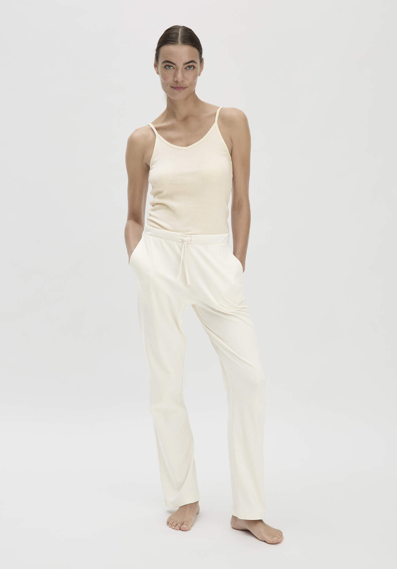 hessnatur Damen Schlafhose Regular PURE NATURE aus Bio-Baumwolle - natur Größe 44