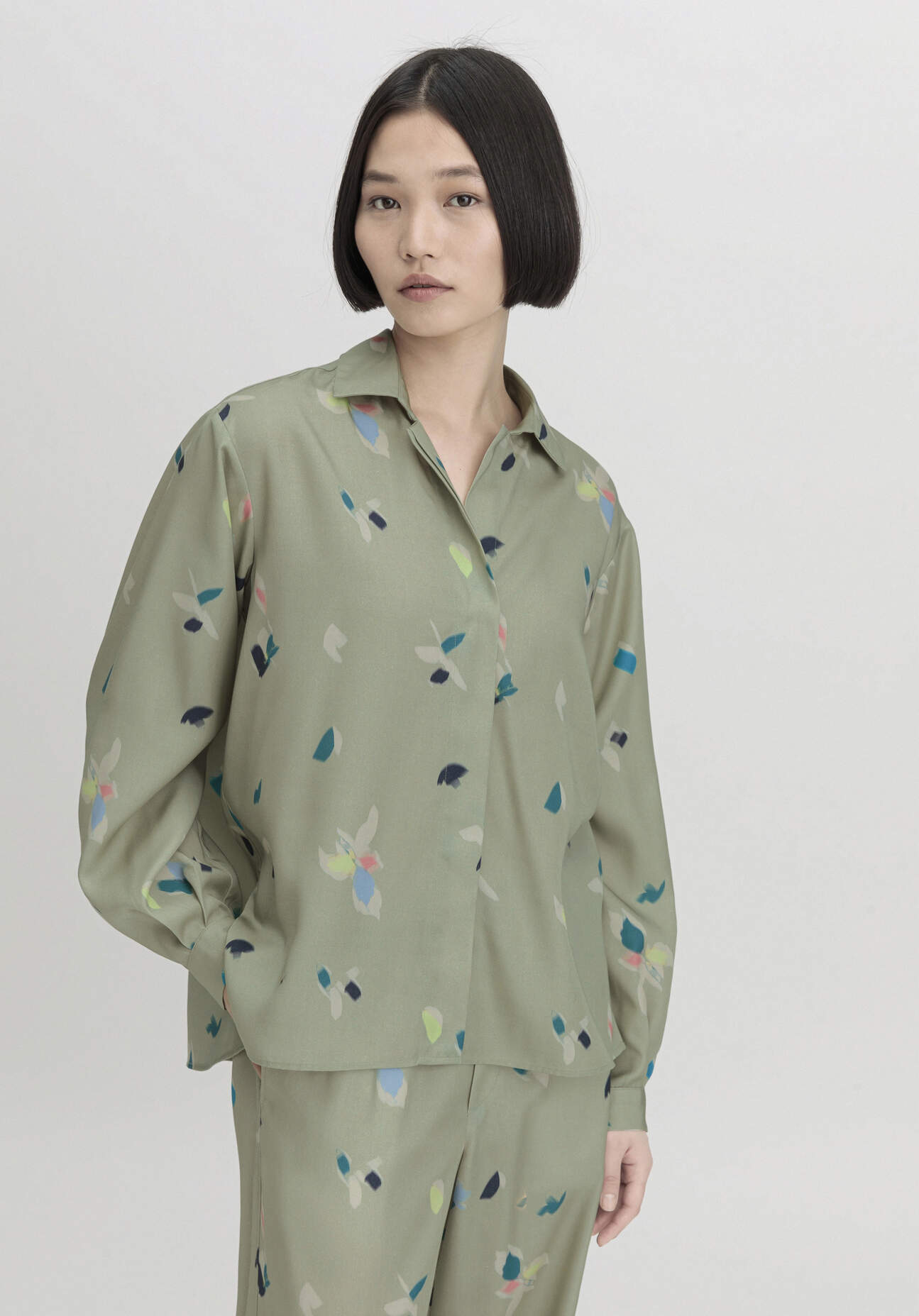 Thumbnail - hessnatur Damen Bluse Oversize aus TENCEL™ Lyocell - grün - Größe 36