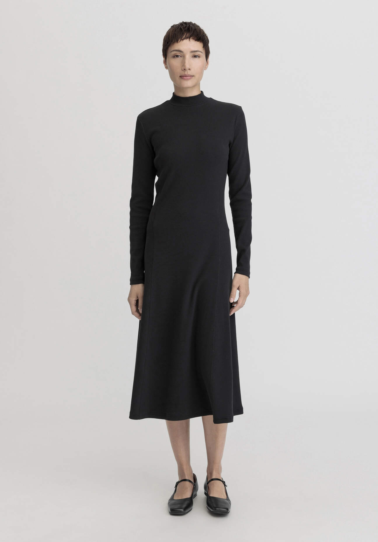 hessnatur Damen Rib Jersey Kleid Midi Slim aus Bio-Baumwolle - schwarz Grösse34