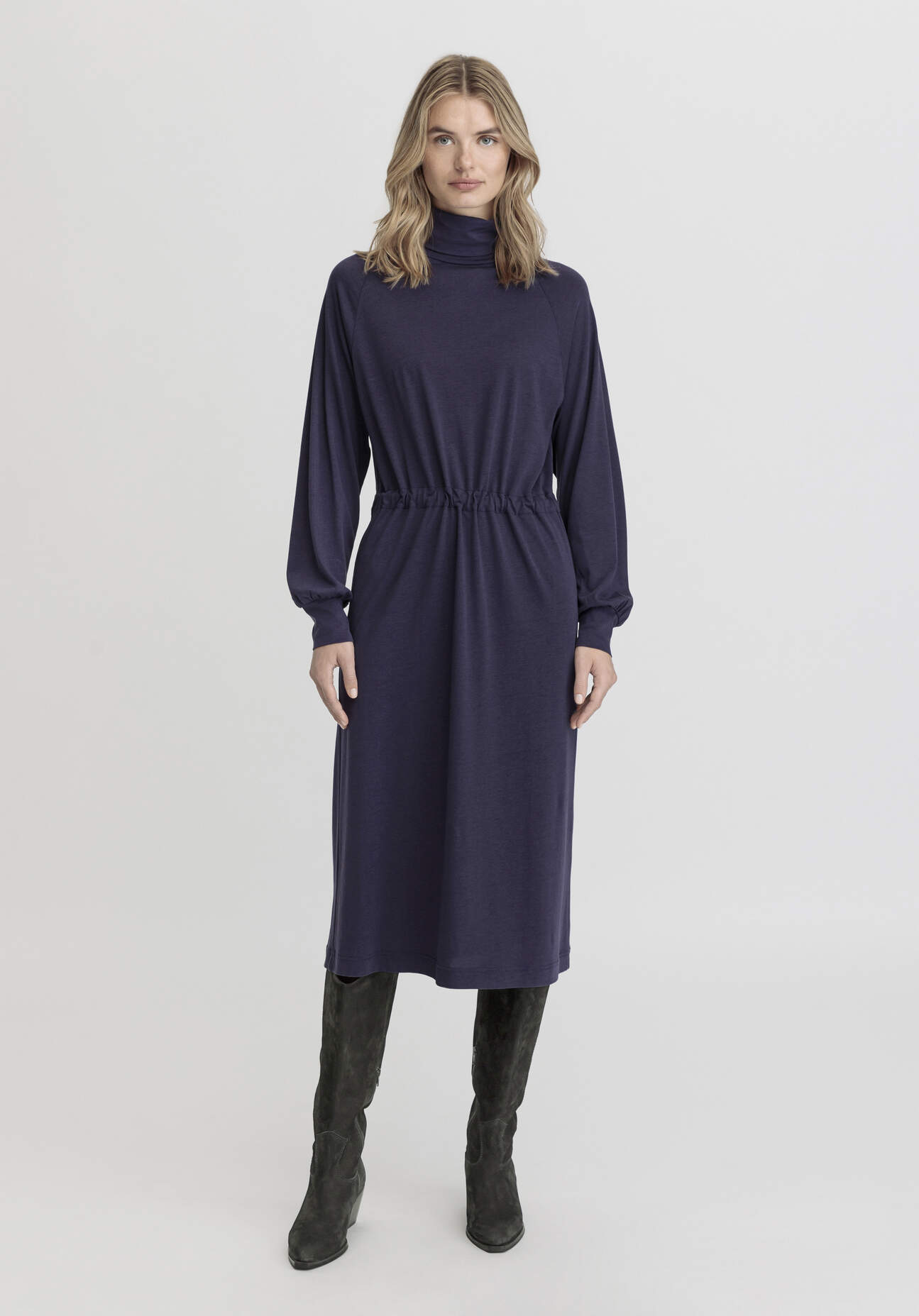 Thumbnail - hessnatur Damen Jersey Kleid Midi Relaxed aus TENCEL™ Lyocell mit Bio-Baumwolle - blau - Größe 46