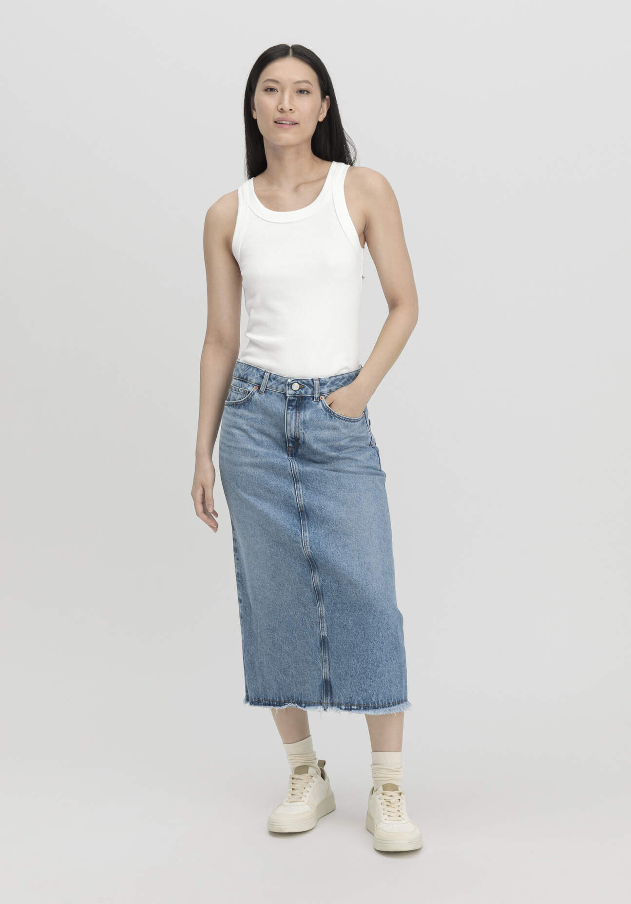 hessnatur Damen Jeans Rock Midi Regular aus Bio-Denim - blau Größe 48