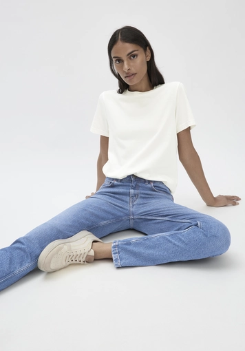 LEA Mid Rise Slim jeans made from organic denim - 3