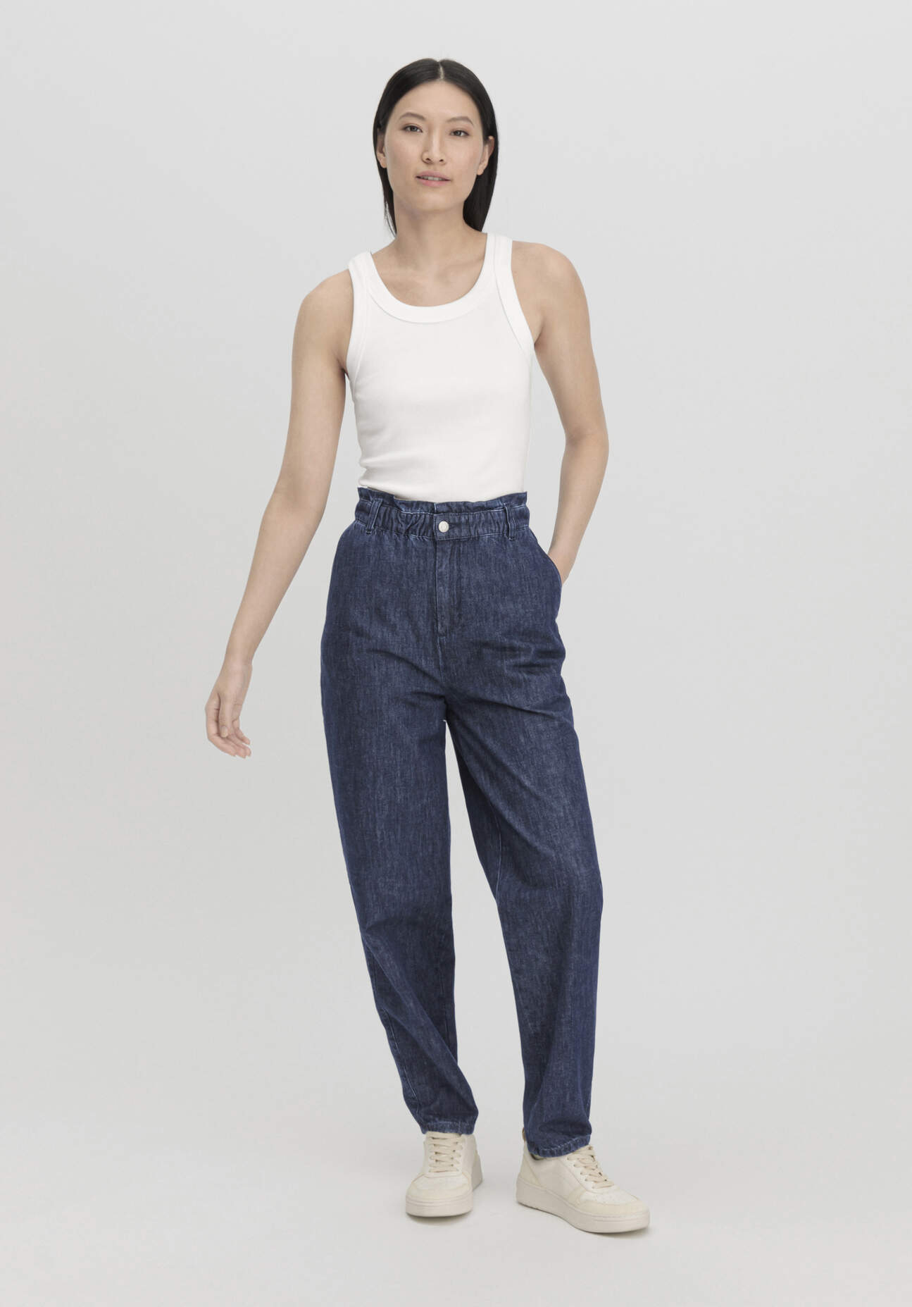 hessnatur Damen Jeans Paperbag Relaxed aus Bio-Denim mit Kapok - blau Größe 36