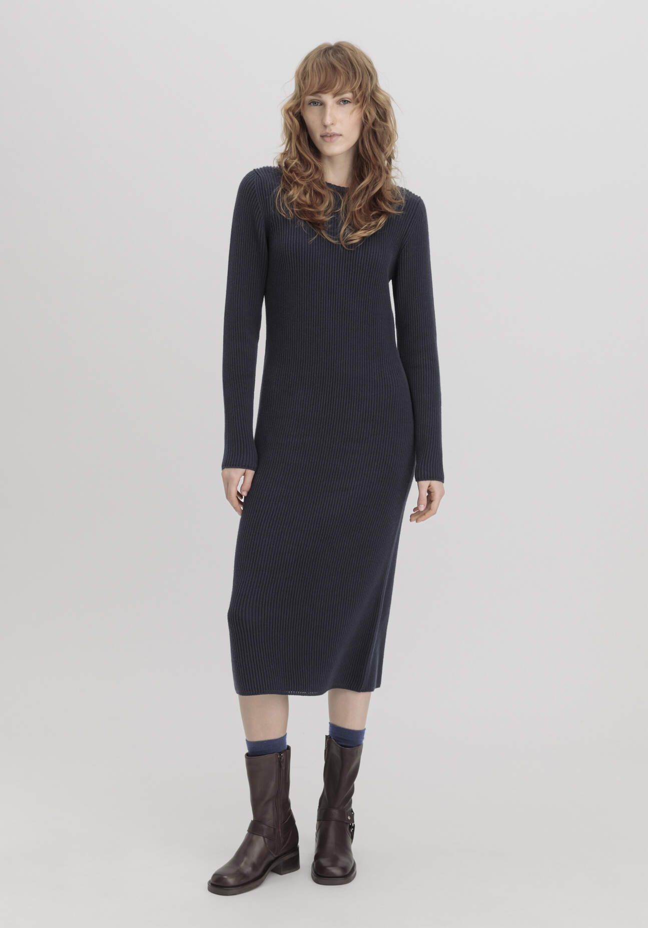 Thumbnail - hessnatur Damen Strickkleid Midi Regular aus Bio-Baumwolle - blau - Größe XS