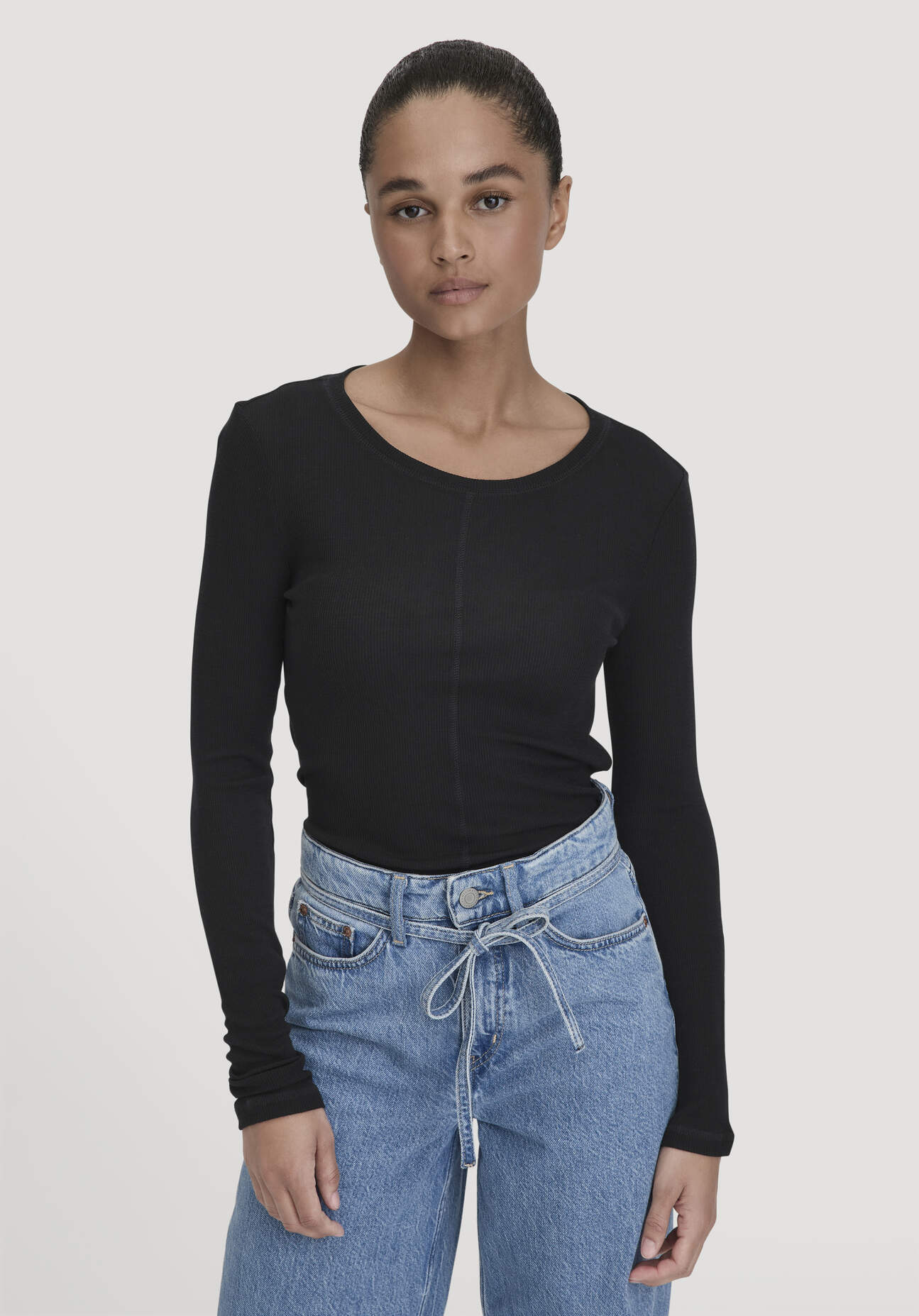 hessnatur Damen Rib Shirt Slim aus Bio-Merinowolle und TENCEL™ Lyocell - schwarz Grösse38