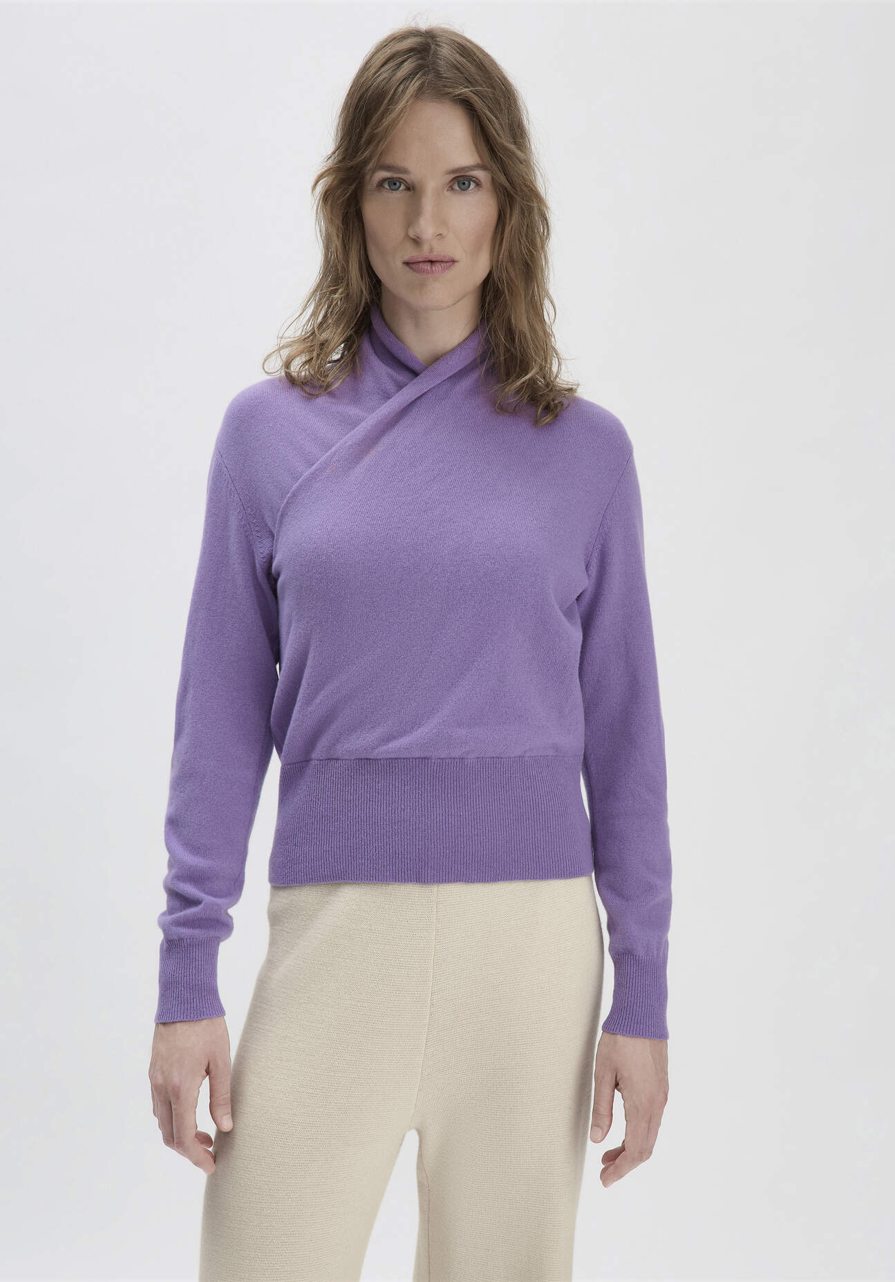 Thumbnail - hessnatur Damen WUNDERKIND × HESSNATUR Pullover Regular aus Bio-Merinowolle mit Kaschmir - lila - Größe 46