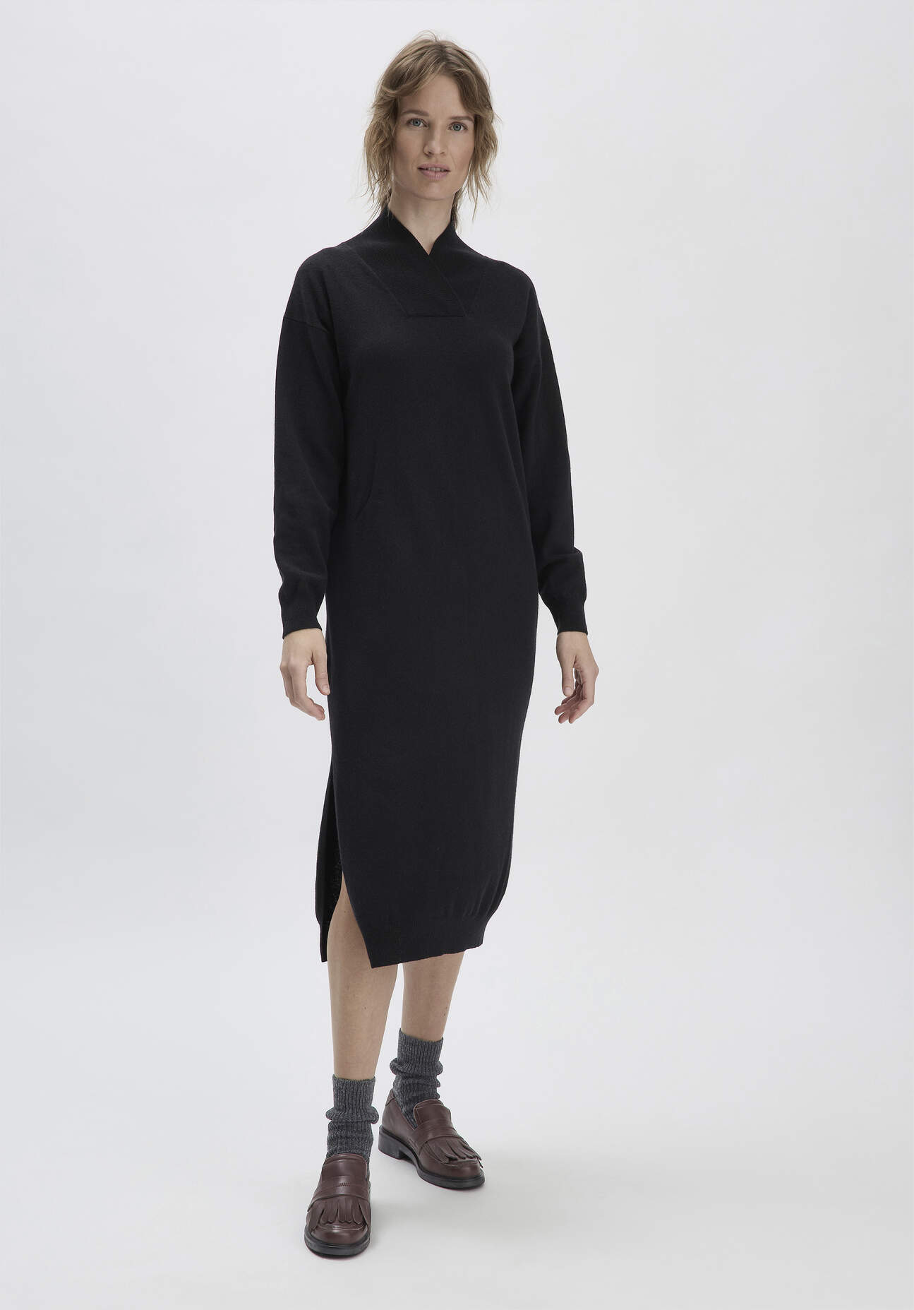 hessnatur Damen WUNDERKIND × HESSNATUR Strickkleid Midi Oversize aus Bio-Merinowolle mit Kaschmir - schwarz - Größe M