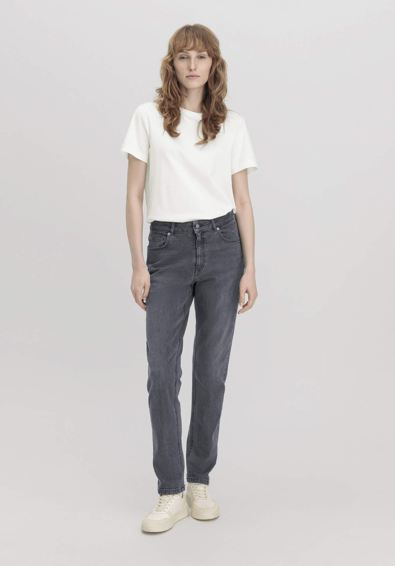 hessnatur Damen Jeans HANNA High Rise Mom aus Bio-Denim - schwarz Größe 26/32
