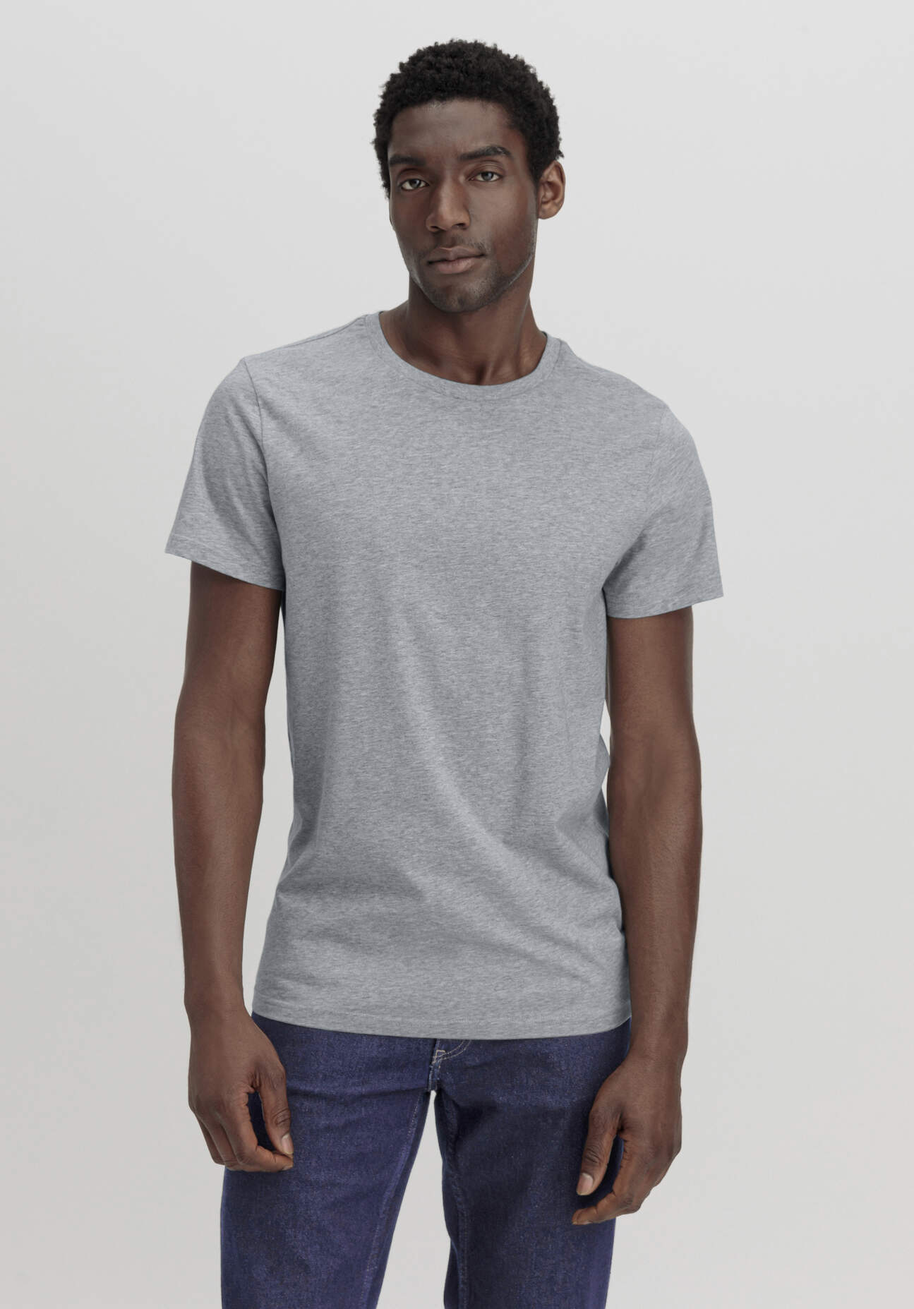 hessnatur Herren T-Shirt Regular aus Bio-Baumwolle - grau Grösse46