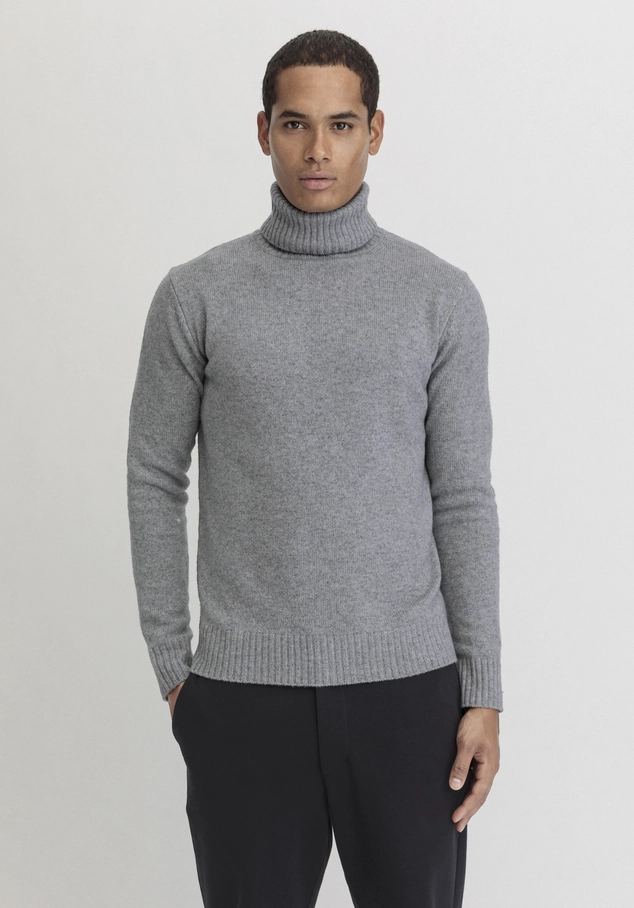 hessnatur, Regular turtleneck sweater made of yak and virgin wool