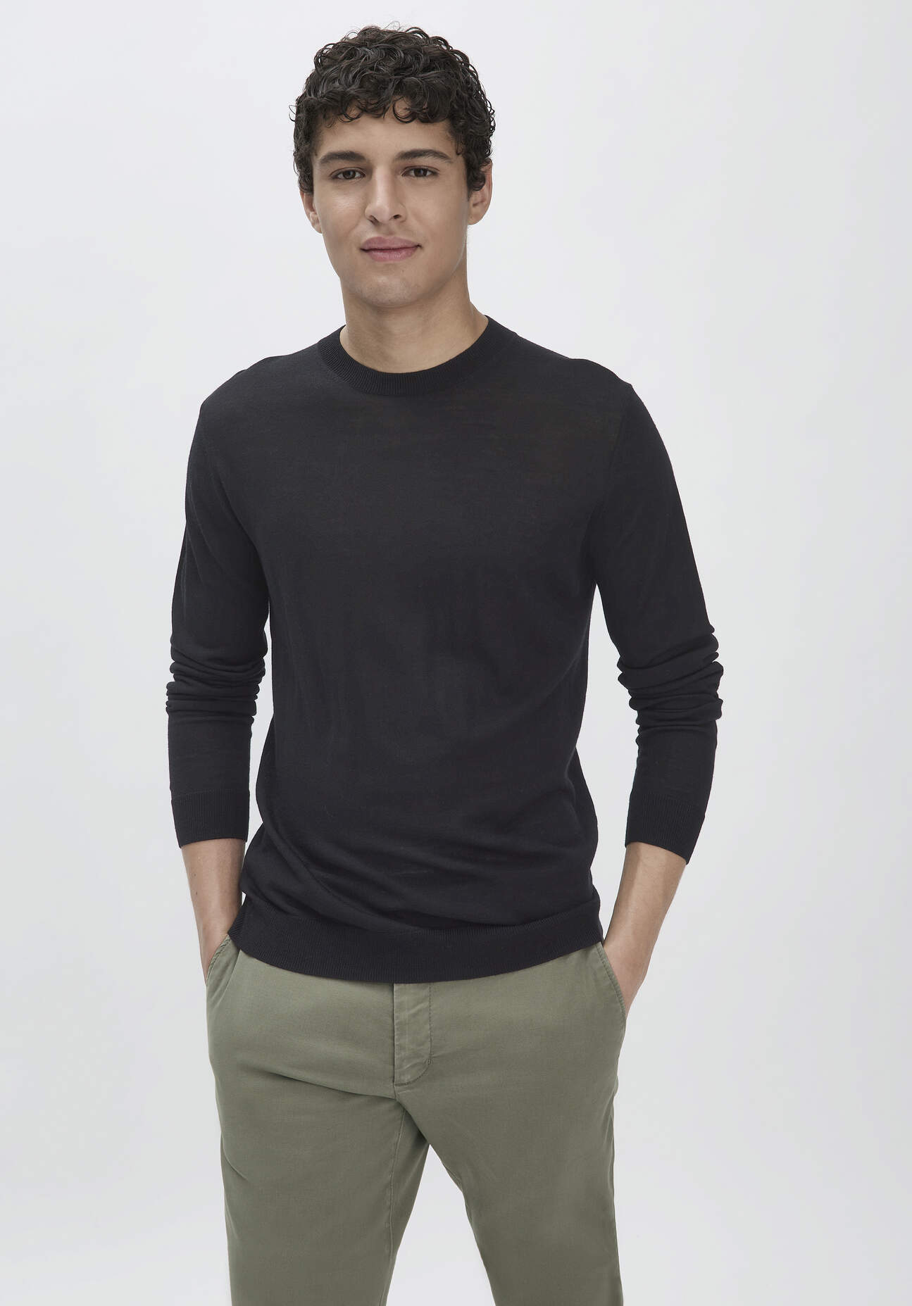 hessnatur Herren Pullover Regular aus Bio-Merinowolle - schwarz Grösse56