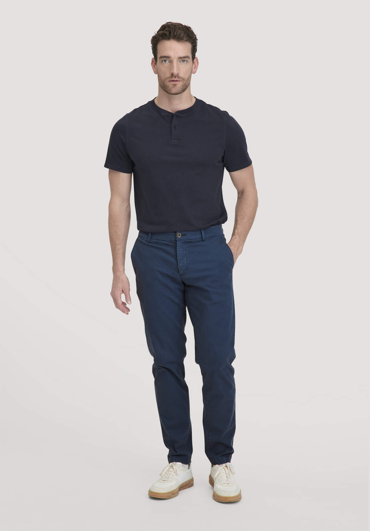 Thumbnail - hessnatur Herren Chino LENN Regular aus Bio-Baumwolle - blau - Größe 34/30