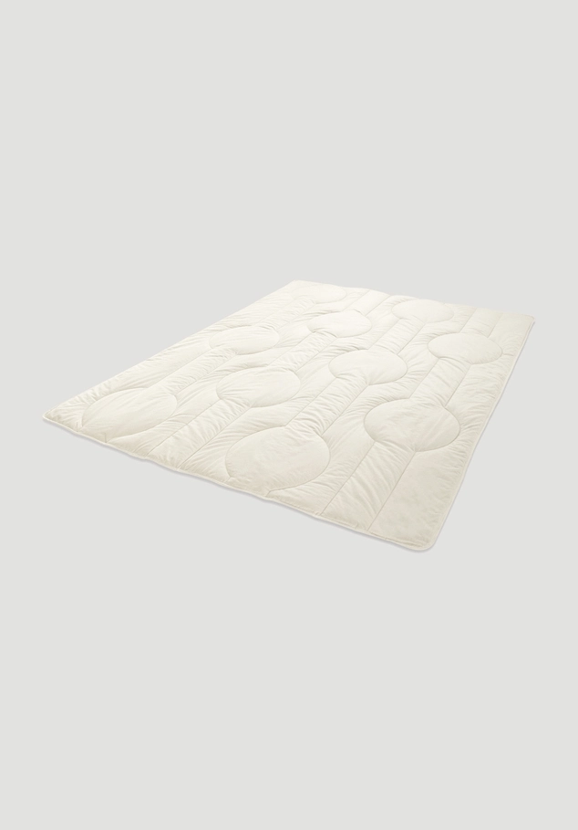 All-season duvet made of linen and organic cotton