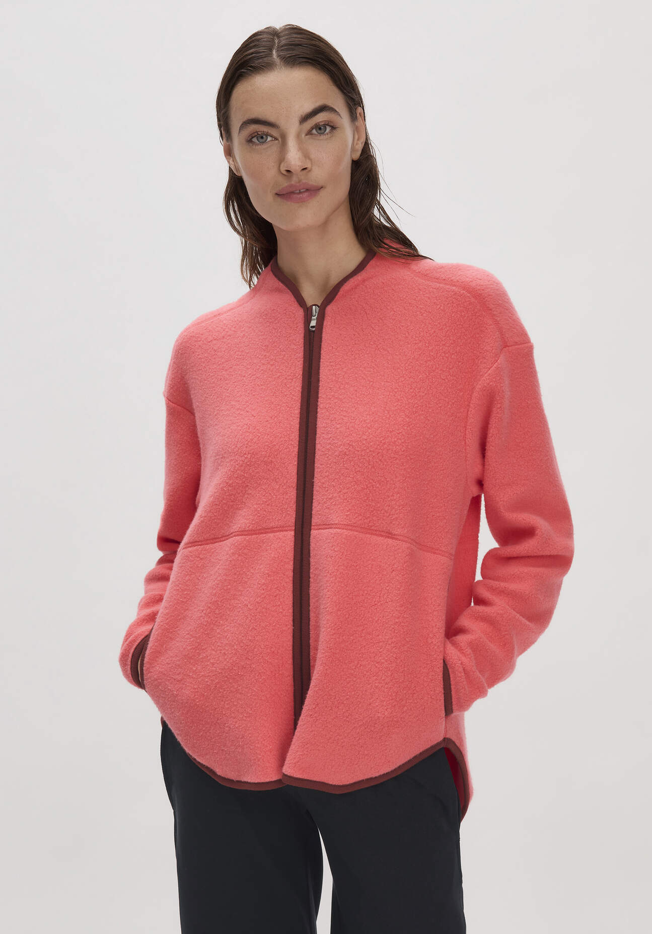 Thumbnail - hessnatur Loungewear Fleece Jacke Relaxed ACTIVE LIGHT aus Bio-Baumwolle - rot - Größe M