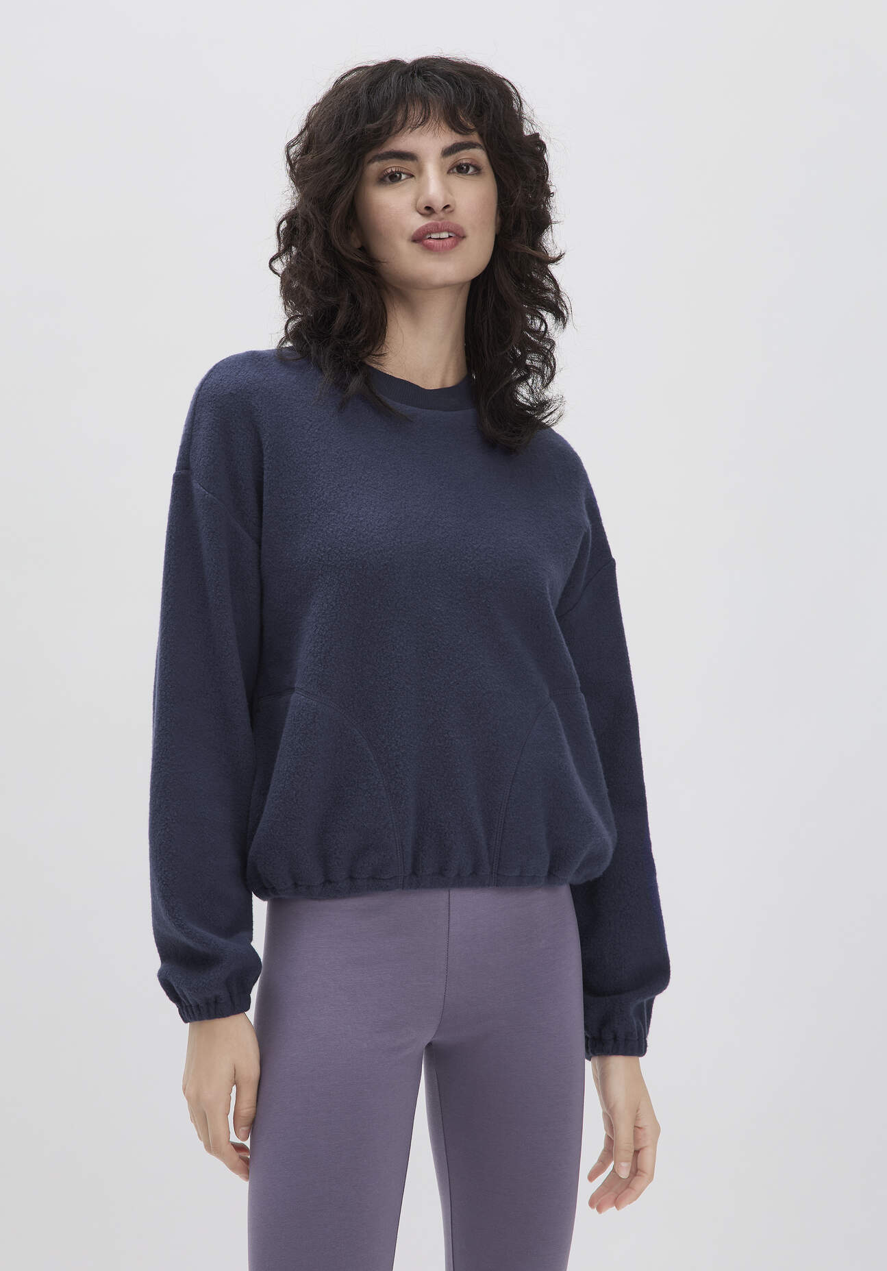 Thumbnail - hessnatur Loungewear Fleece Sweatshirt Relaxed ACTIVE LIGHT aus Bio-Baumwolle - blau - Größe L