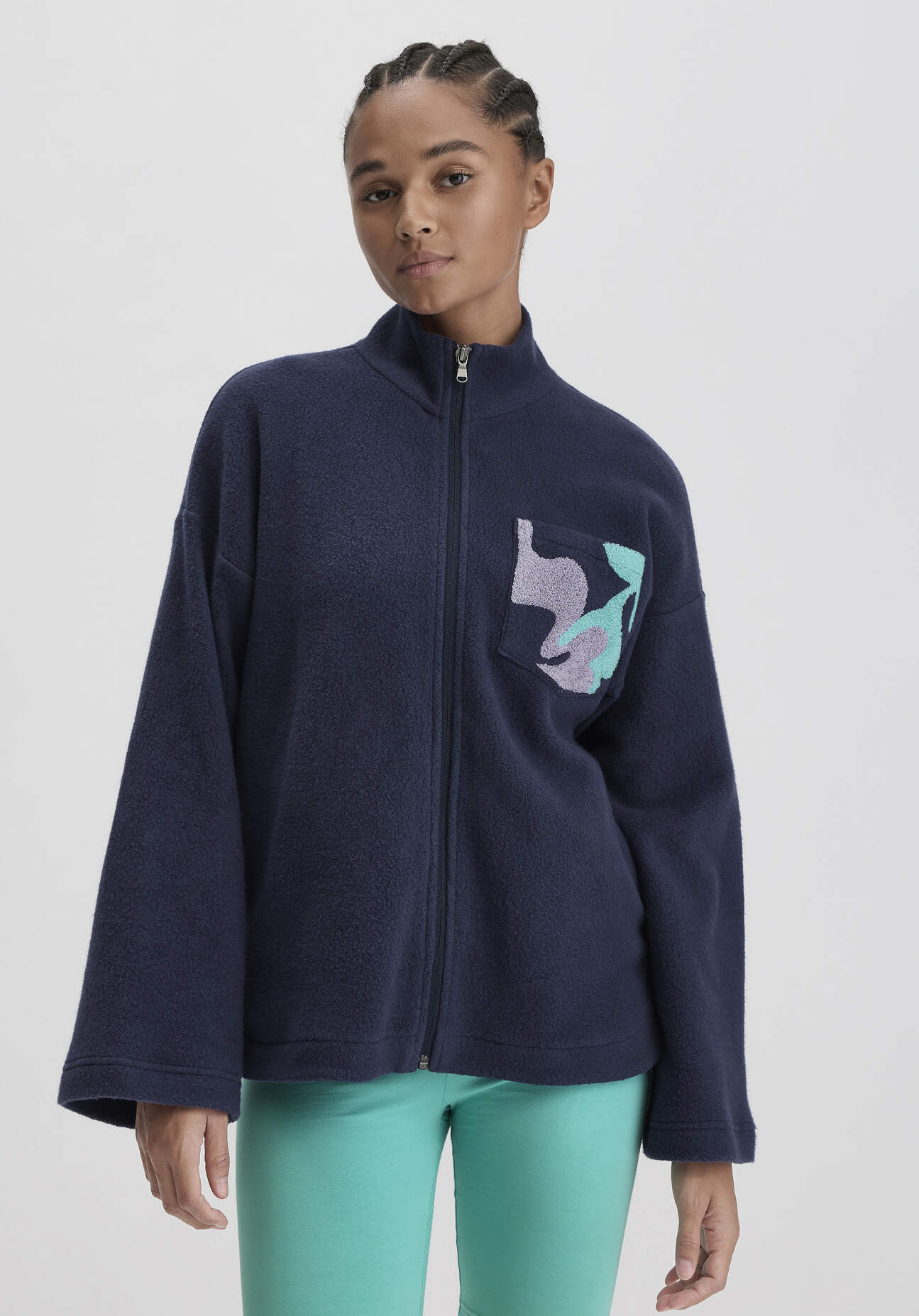 Thumbnail - hessnatur Loungewear Fleece Jacke Relaxed ACTIVE LIGHT aus Bio-Baumwolle - blau - Größe S