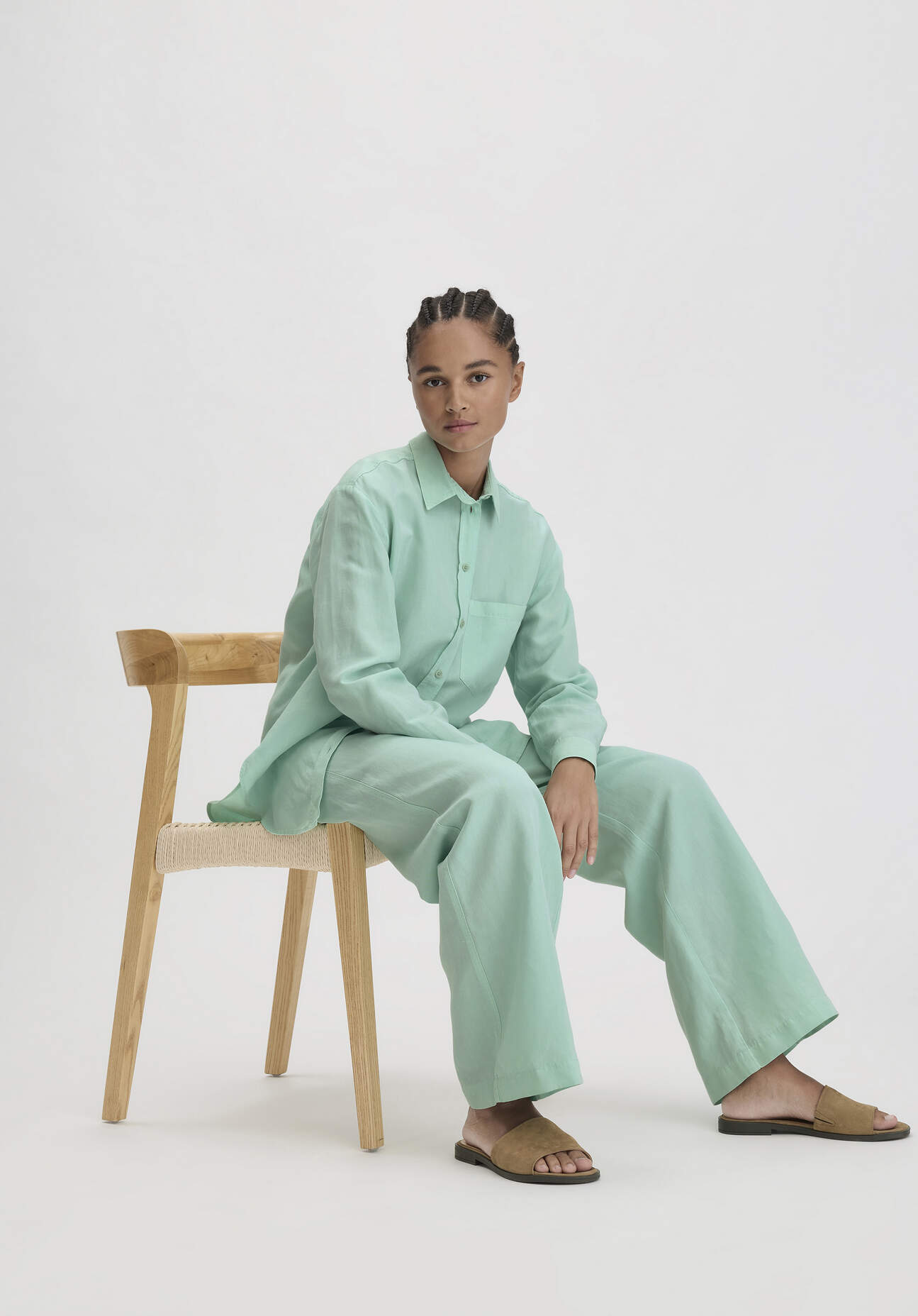 hessnatur Damen Pantolette aus chromfrei gegerbtem Glatt-Leder - braun Größe 41