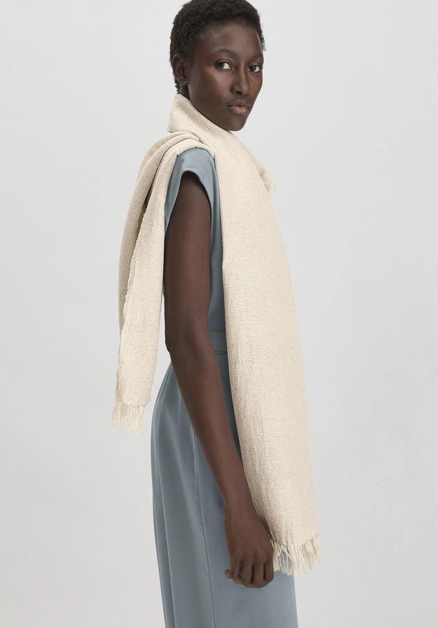 Schal aus Manilahanf mit Seide