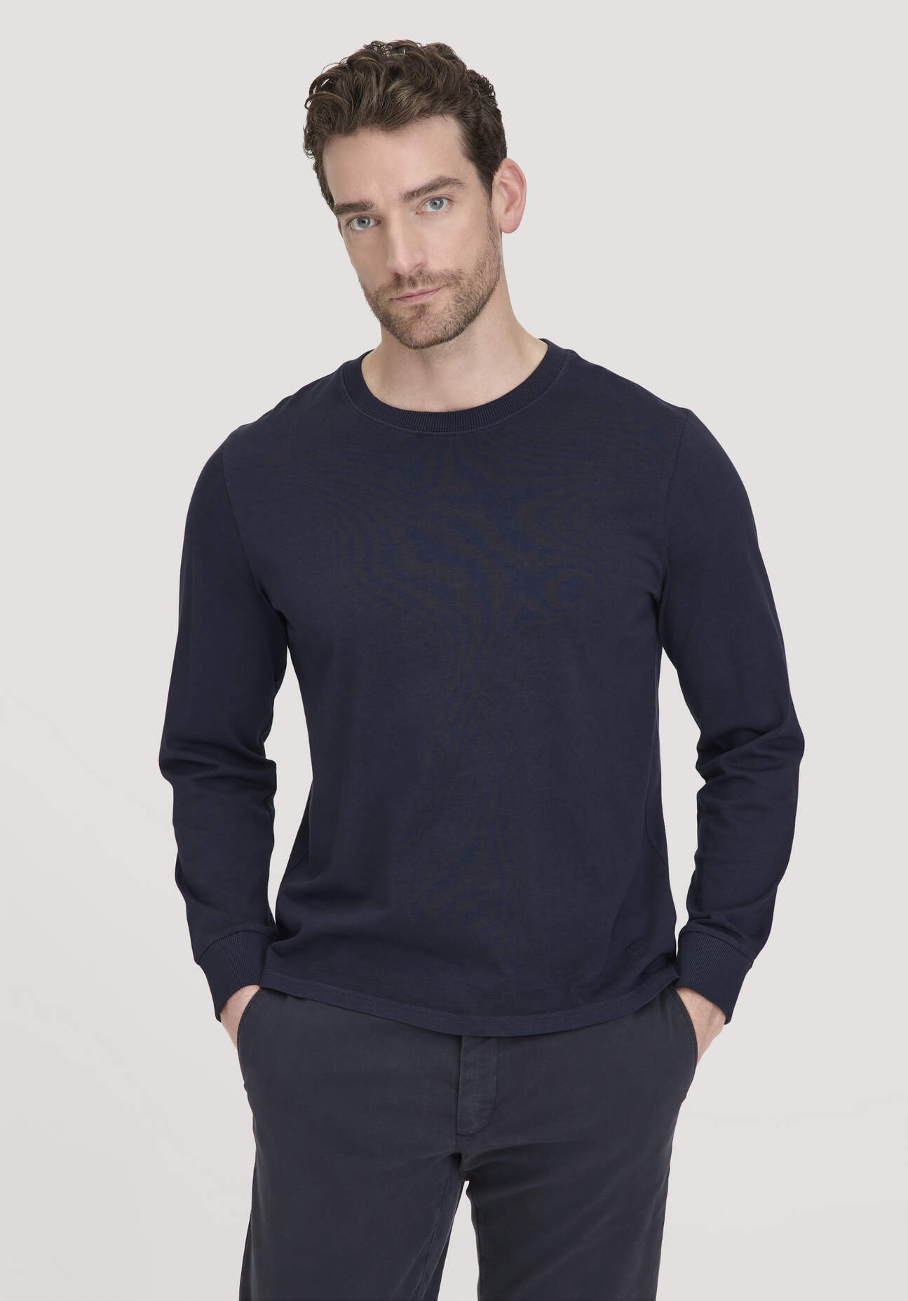 Thumbnail - hessnatur Herren Jersey Longsleeve Relaxed aus Bio-Baumwolle - blau - Größe 46