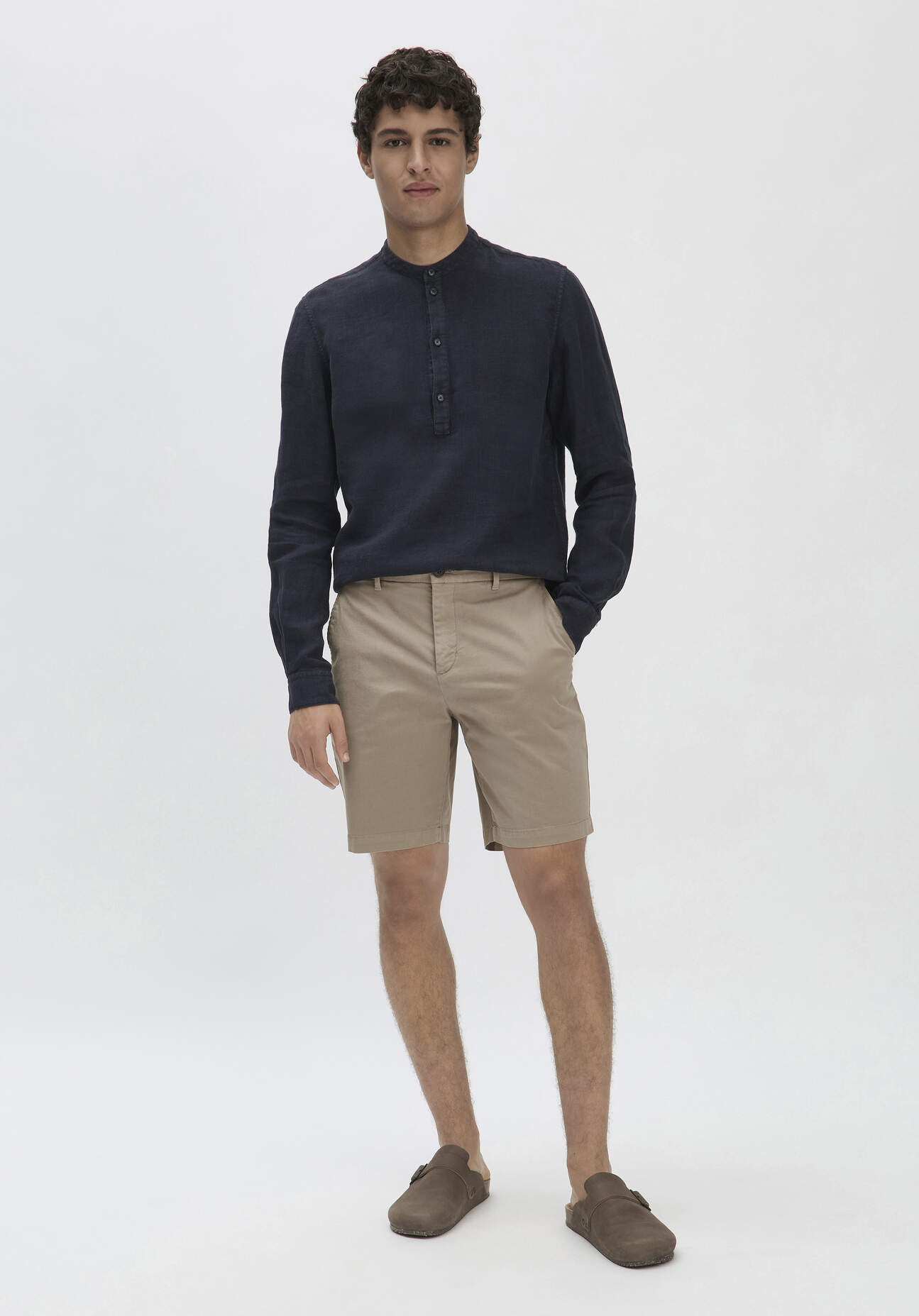 Thumbnail - hessnatur Herren Chino Shorts Relaxed aus Bio-Baumwolle - braun - Größe 38