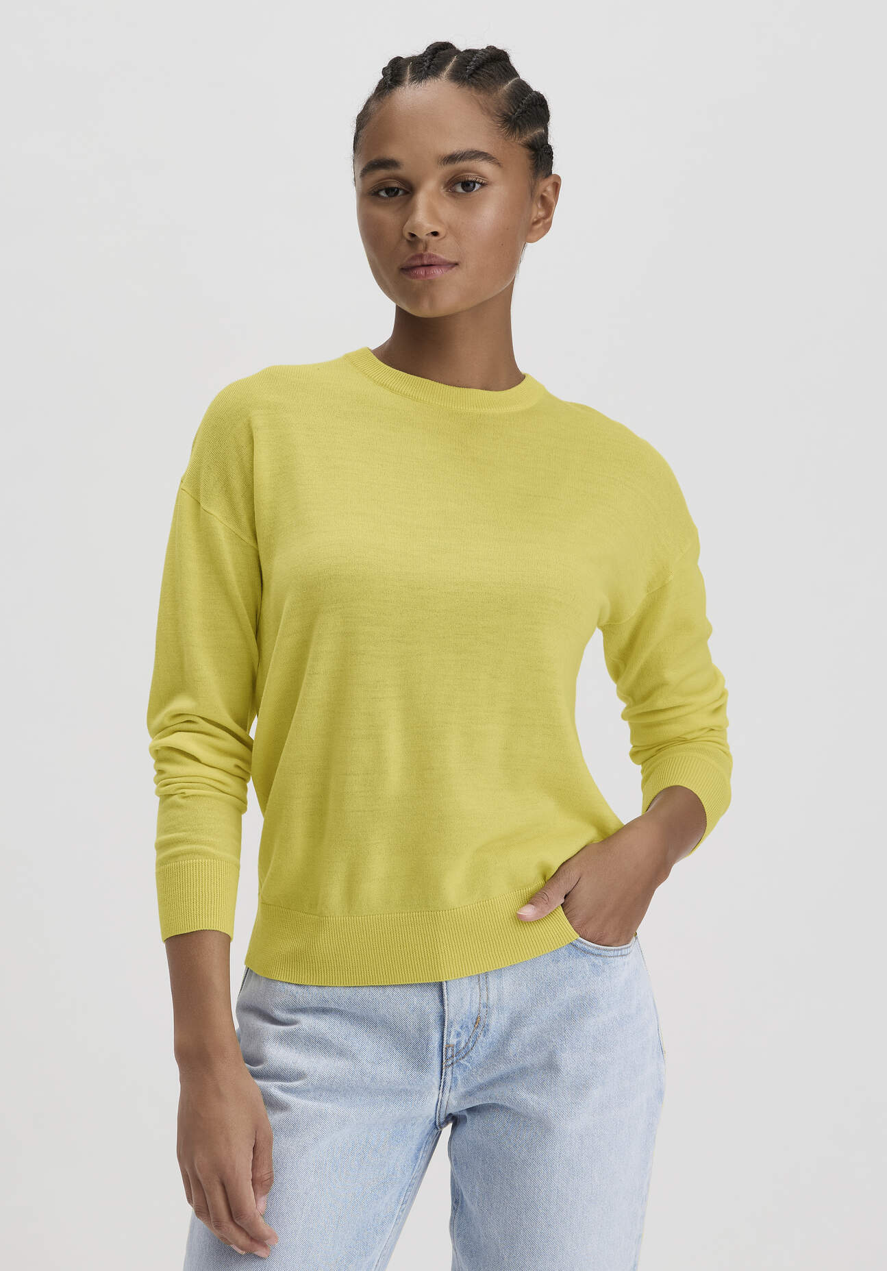 hessnatur Damen Pullover Regular aus Bio-Merinowolle - gelb Größe 44