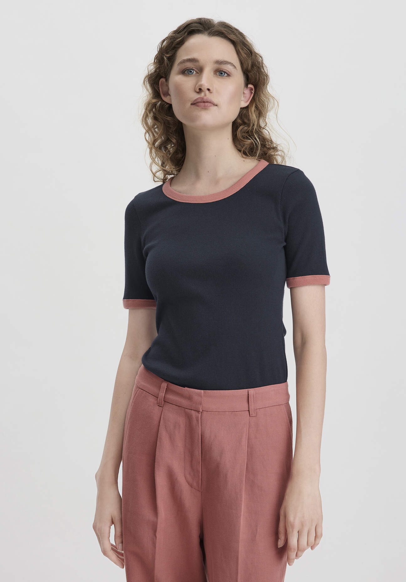 Thumbnail - hessnatur Damen Rib Jersey T-Shirt Slim aus weicher Bio-Baumwolle - blau - Größe 36