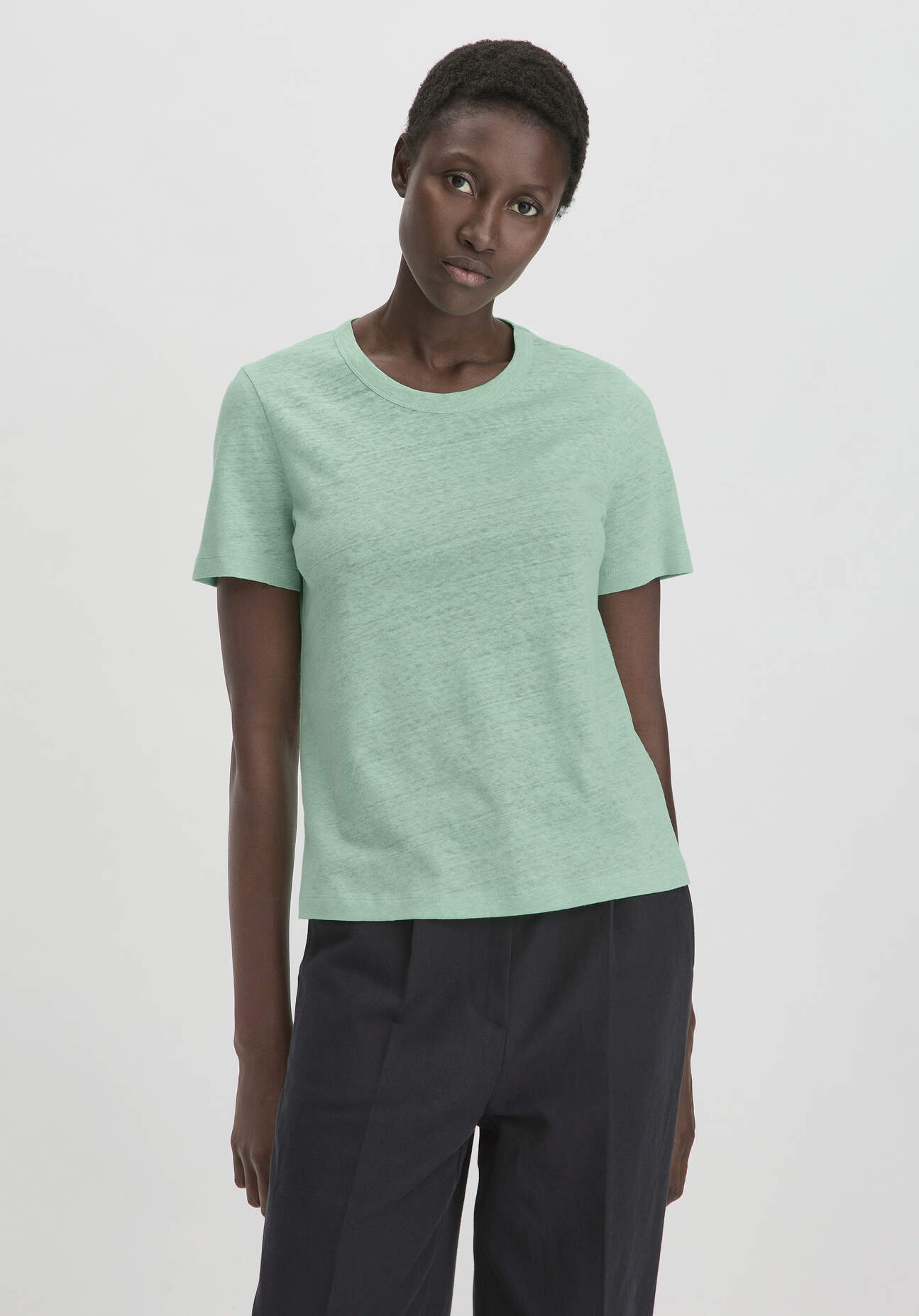 Thumbnail - hessnatur Damen T-Shirt Relaxed aus Leinen und Bio-Baumwolle - grün - Größe 42