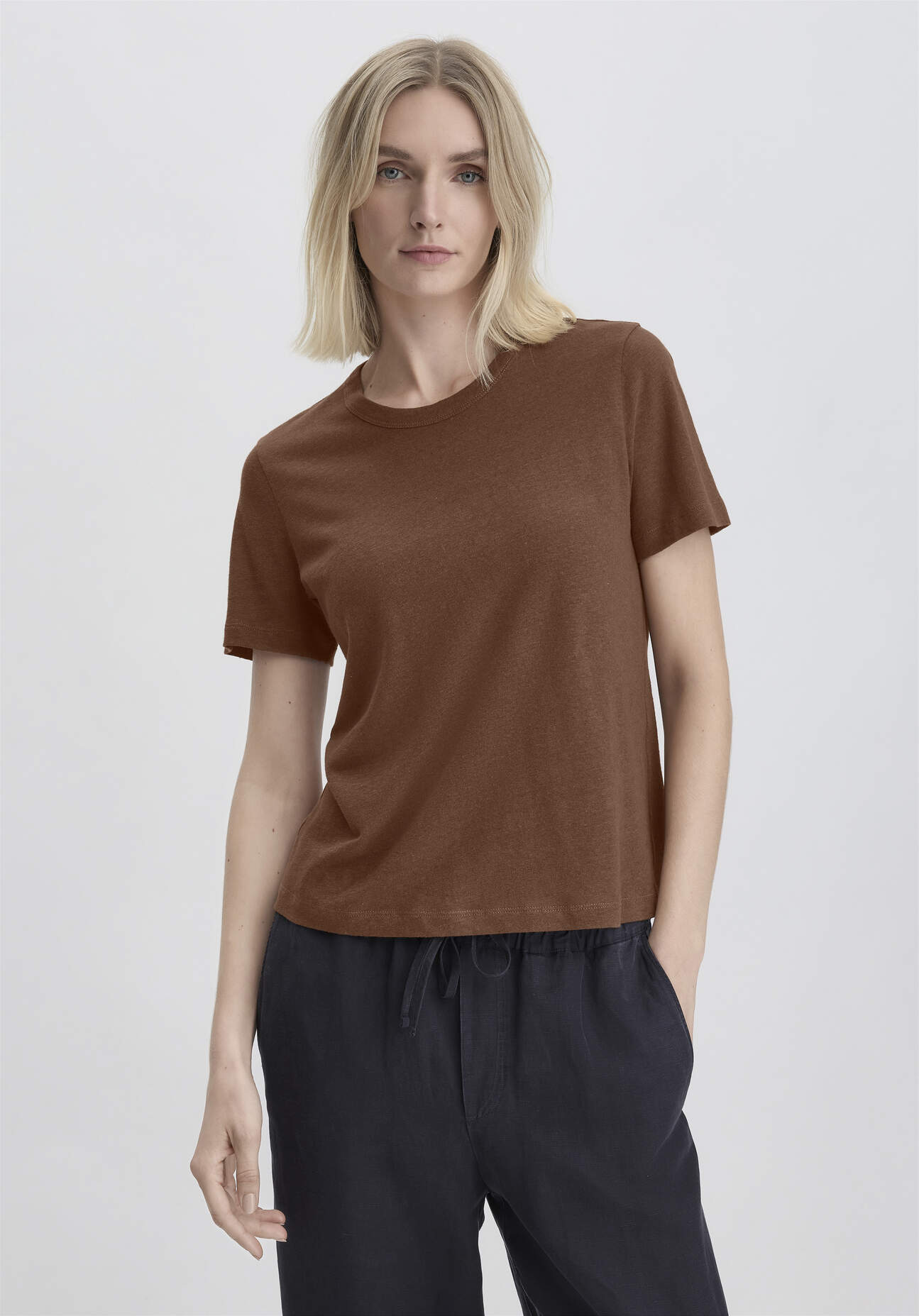 Thumbnail - hessnatur Damen T-Shirt Relaxed aus Leinen und Bio-Baumwolle - braun - Größe 36