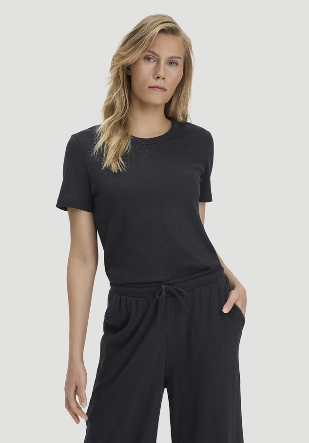 Relaxed T-shirt made of linen and organic cotton