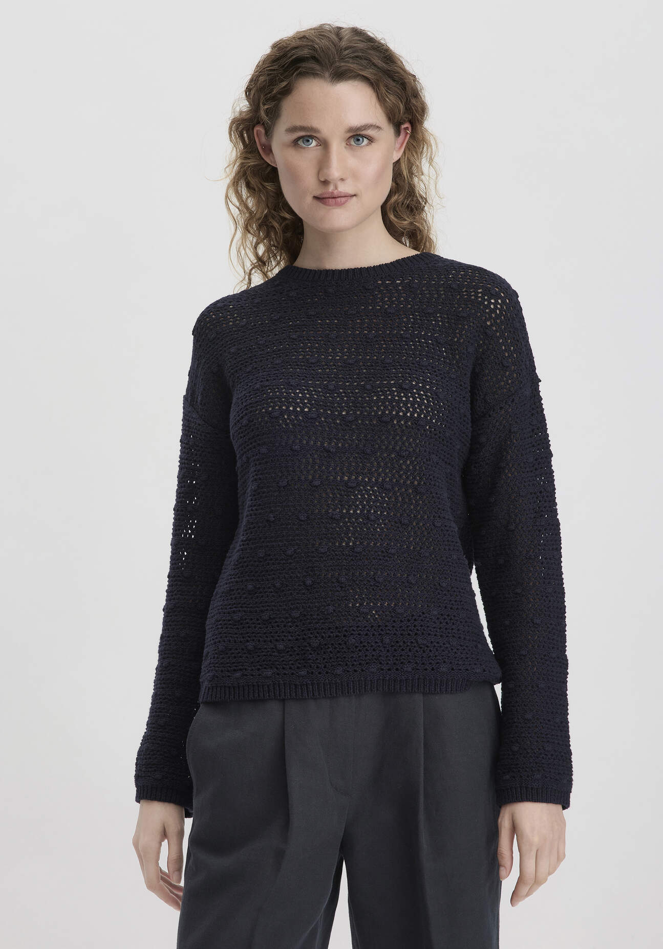 Thumbnail - hessnatur Damen Ajour Strick Pullover Relaxed aus Bio-Baumwolle - schwarz - Größe S