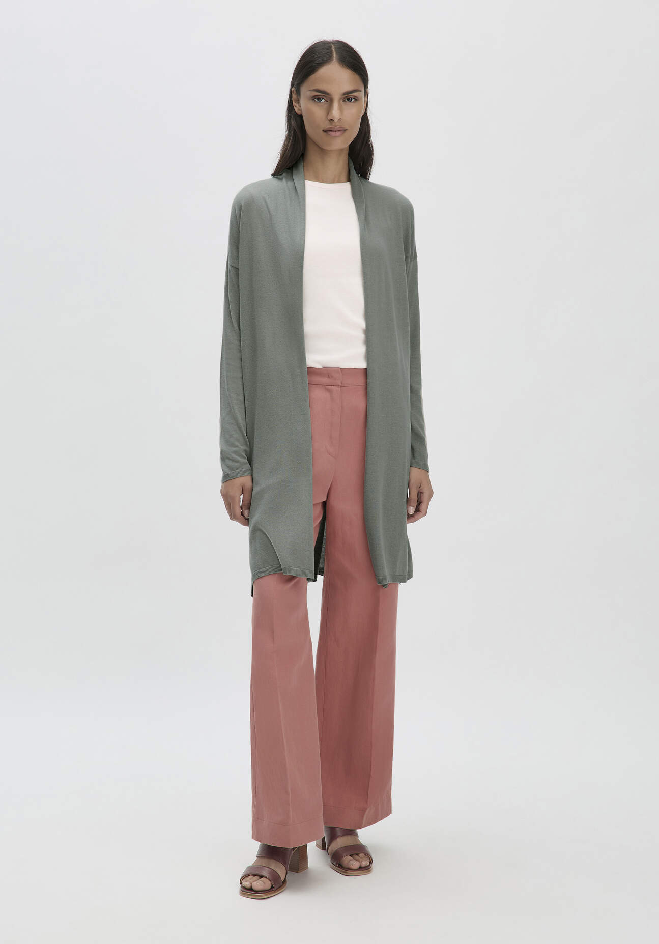 Thumbnail - hessnatur Damen Strick Jacke Oversized aus TENCEL™ Lyocell mit Bio-Baumwolle - grün - Größe M