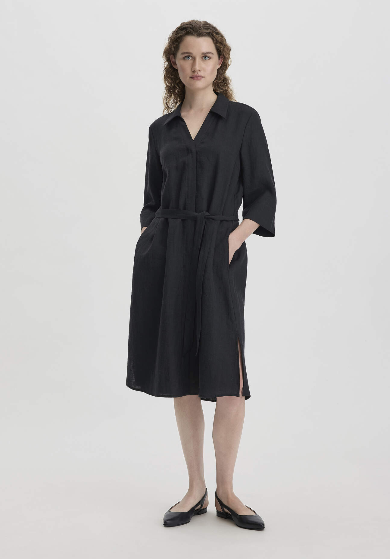 Thumbnail - hessnatur Damen Kleid Knielang Relaxed aus Leinen - schwarz - Größe 48