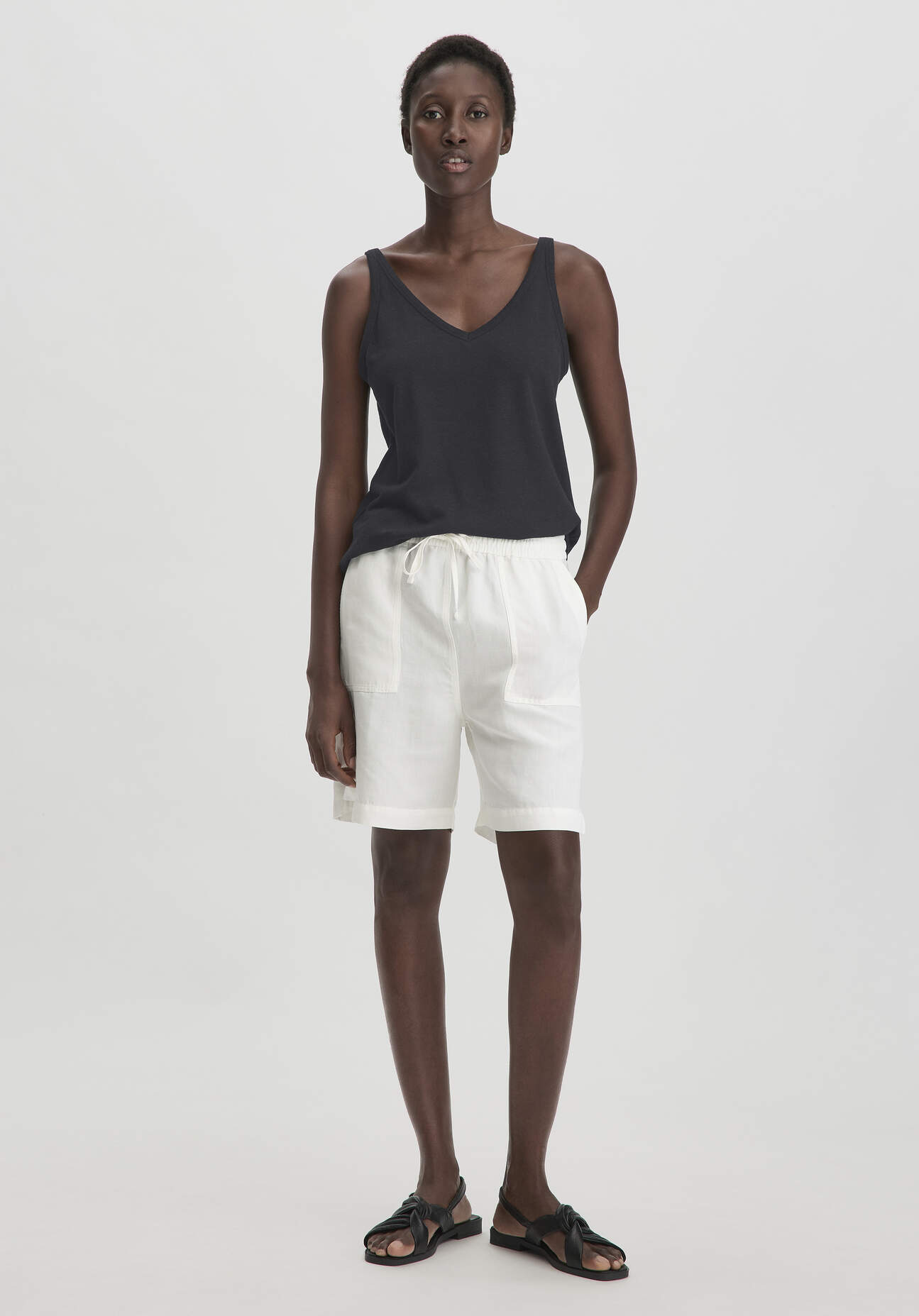 Thumbnail - hessnatur Damen Shorts Relaxed aus weichem TENCEL Lyocell mit Leinen - weiß - Größe 40