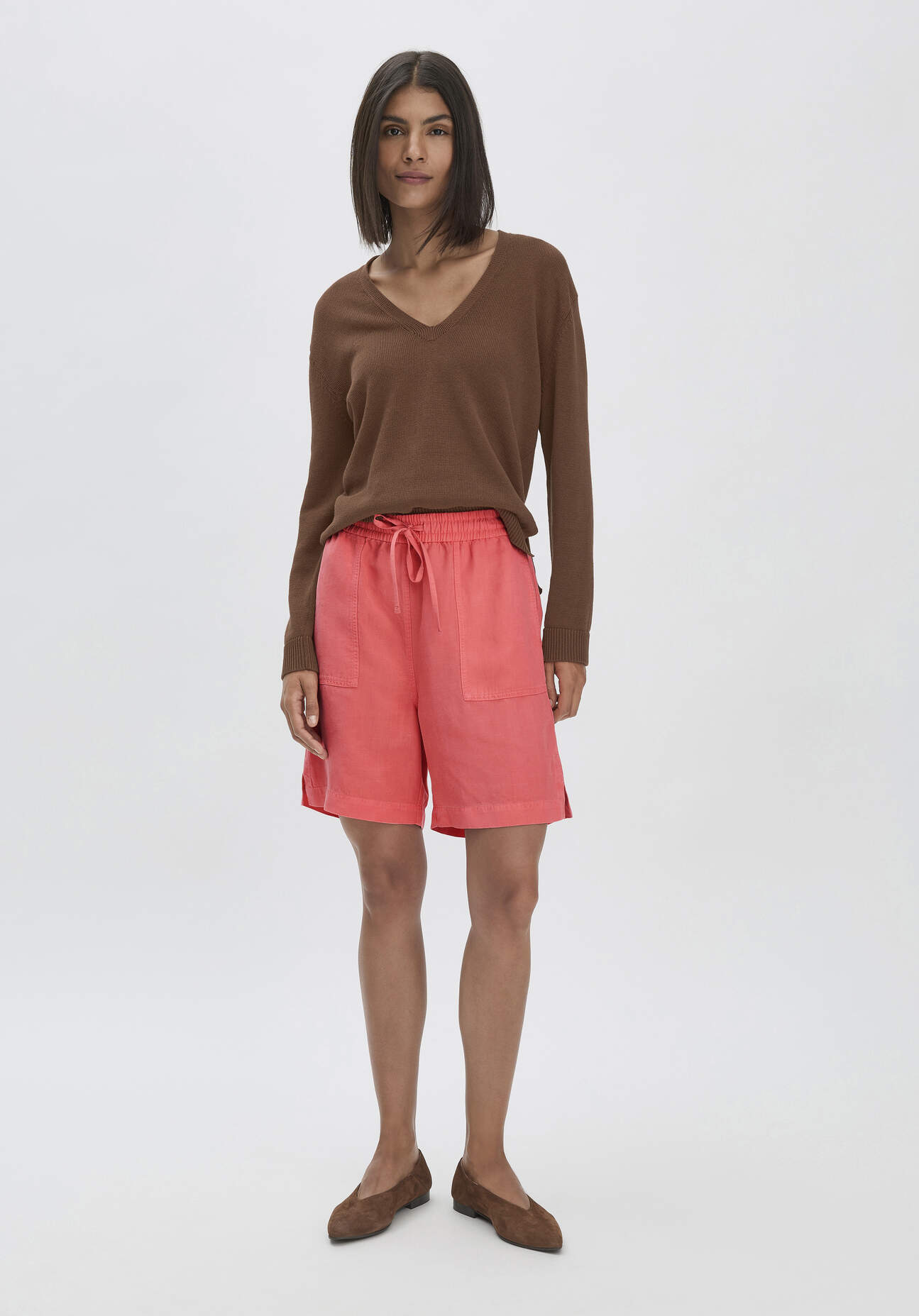 hessnatur Damen Shorts Relaxed aus weichem TENCEL Lyocell mit Leinen - rot Größe 40