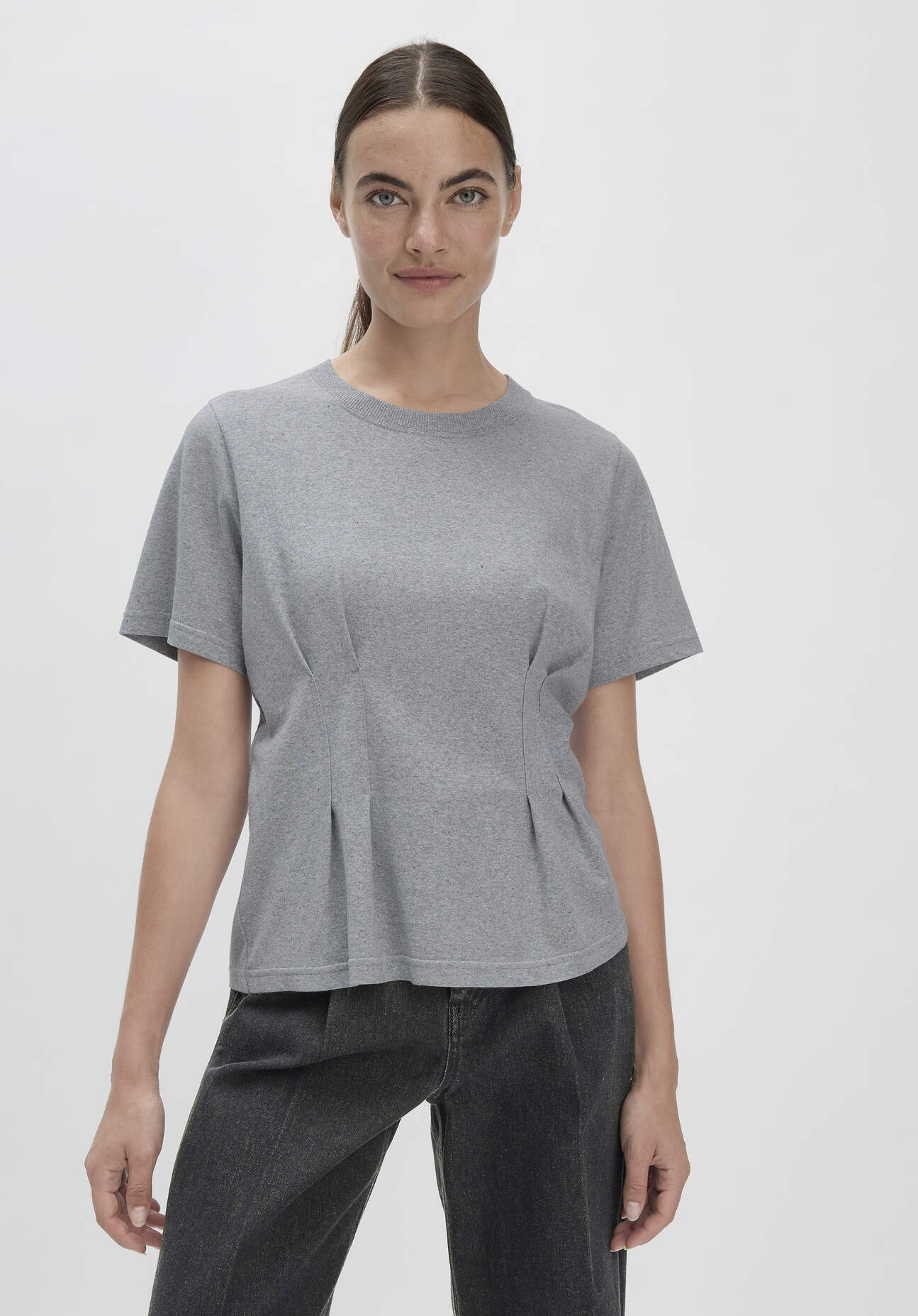 Thumbnail - hessnatur Damen T-Shirt Relaxed BETTER RECYCLING aus Bio-Baumwolle - grau - Größe 40