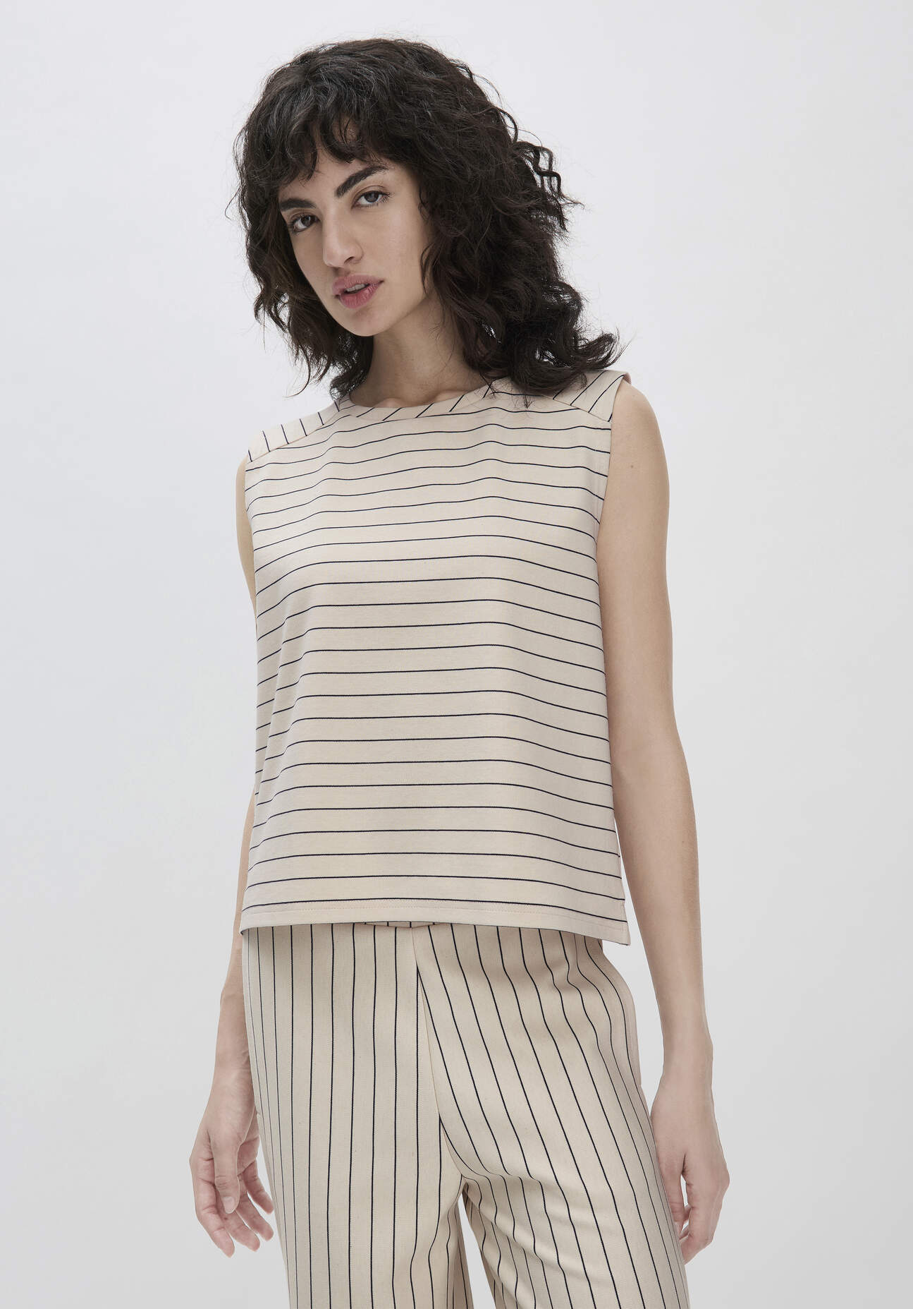 Thumbnail - hessnatur Damen Streifen Jersey Top Relaxed aus weicher Bio-Baumwolle - natur - Größe 48