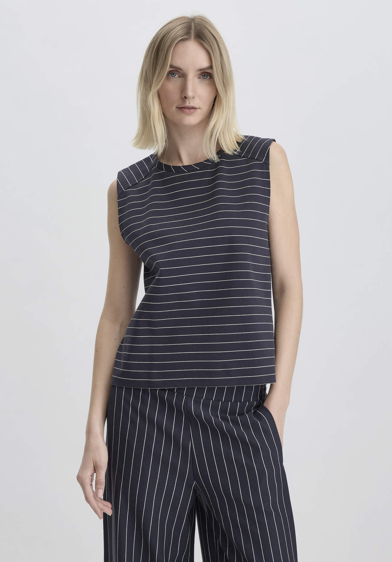 Thumbnail - hessnatur Damen Streifen Jersey Top Relaxed aus weicher Bio-Baumwolle - blau - Größe 40
