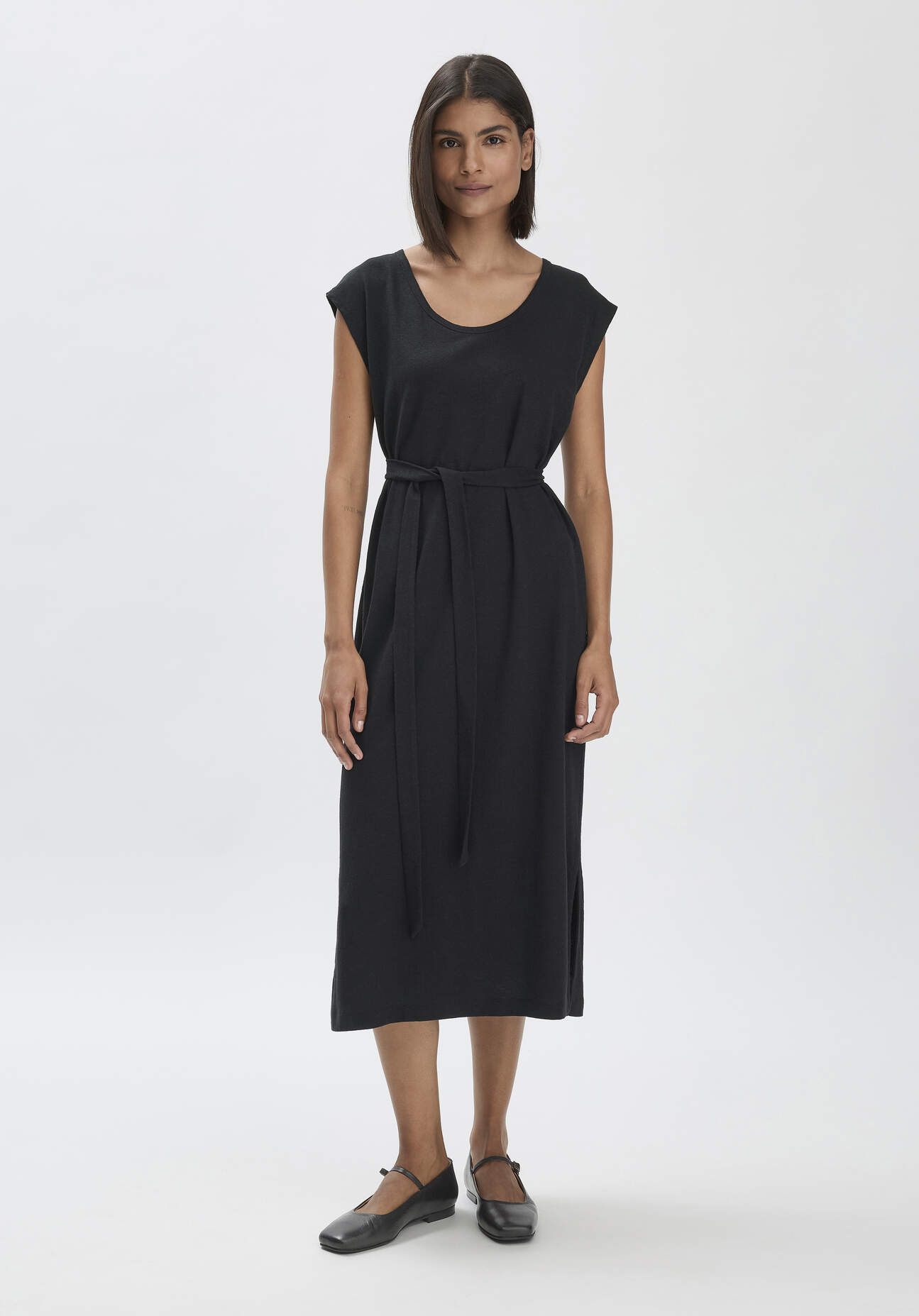 Thumbnail - hessnatur Damen Jersey Kleid Midi Relaxed aus Leinen und Bio-Baumwolle - schwarz - Größe 46