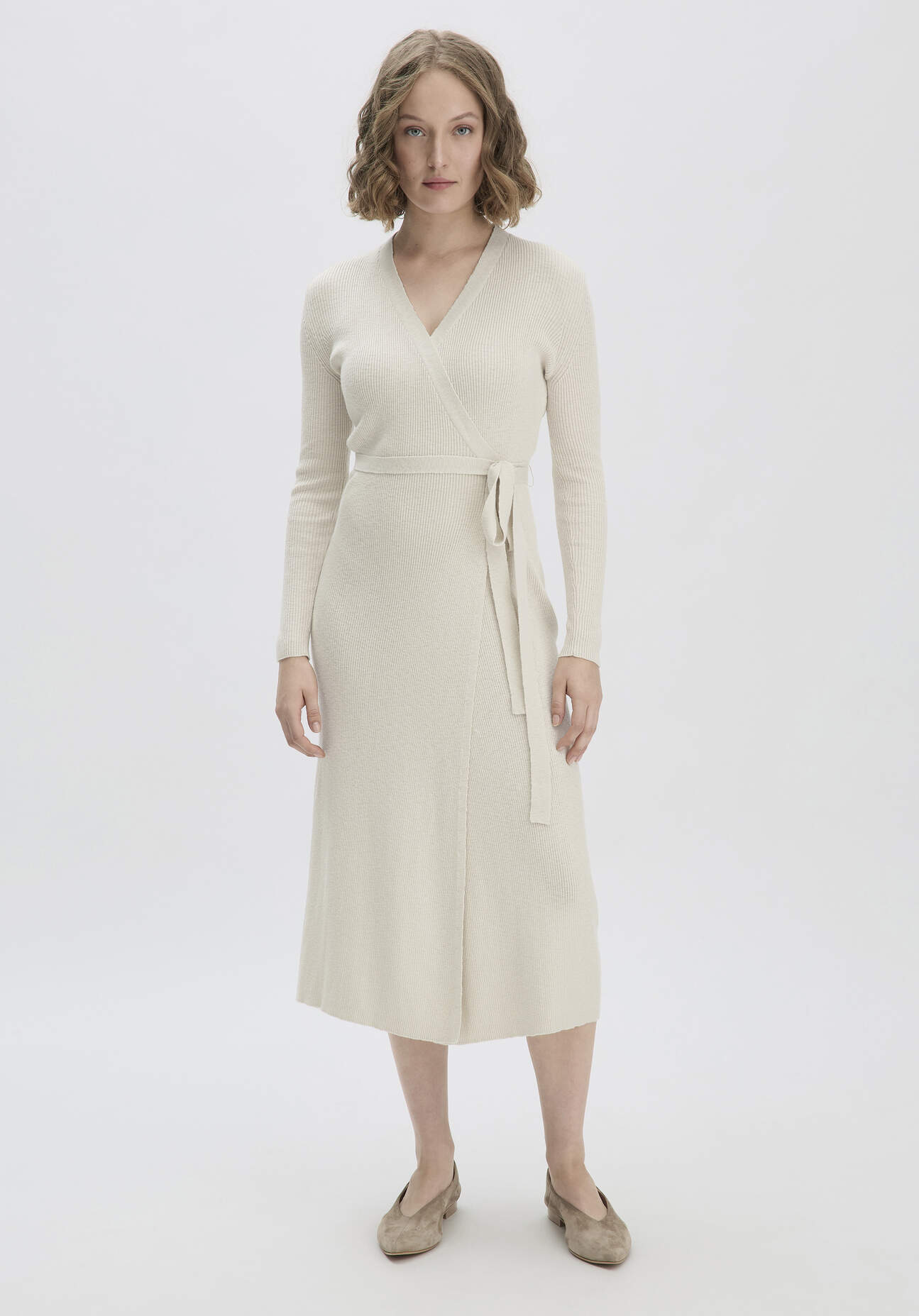 Thumbnail - hessnatur Damen Rib Strick Kleid Midi Fitted aus Bio-Baumwolle - beige - Größe 42
