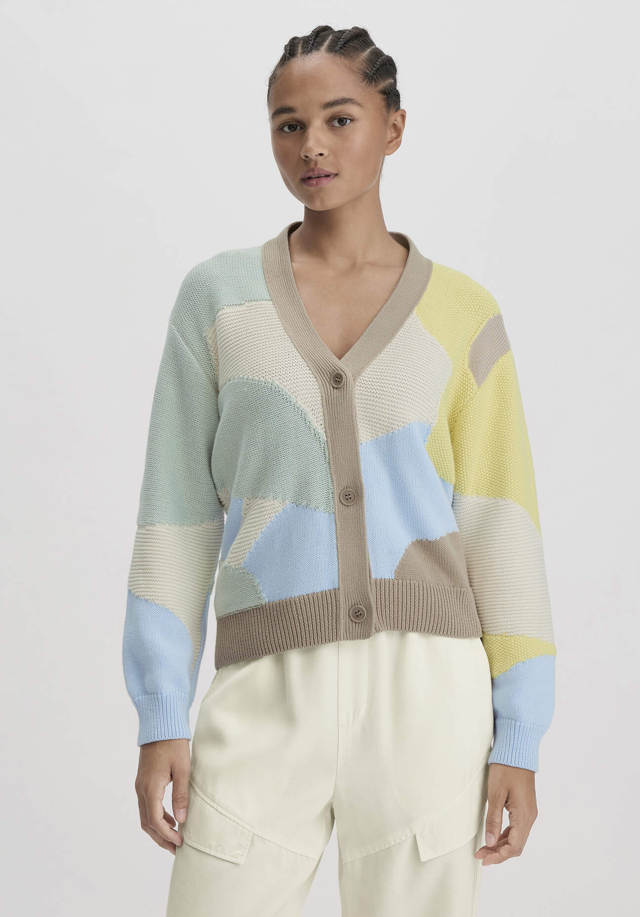Thumbnail - hessnatur Damen Intarsia Strick Jacke Relaxed aus Bio-Baumwolle - beige - Größe M