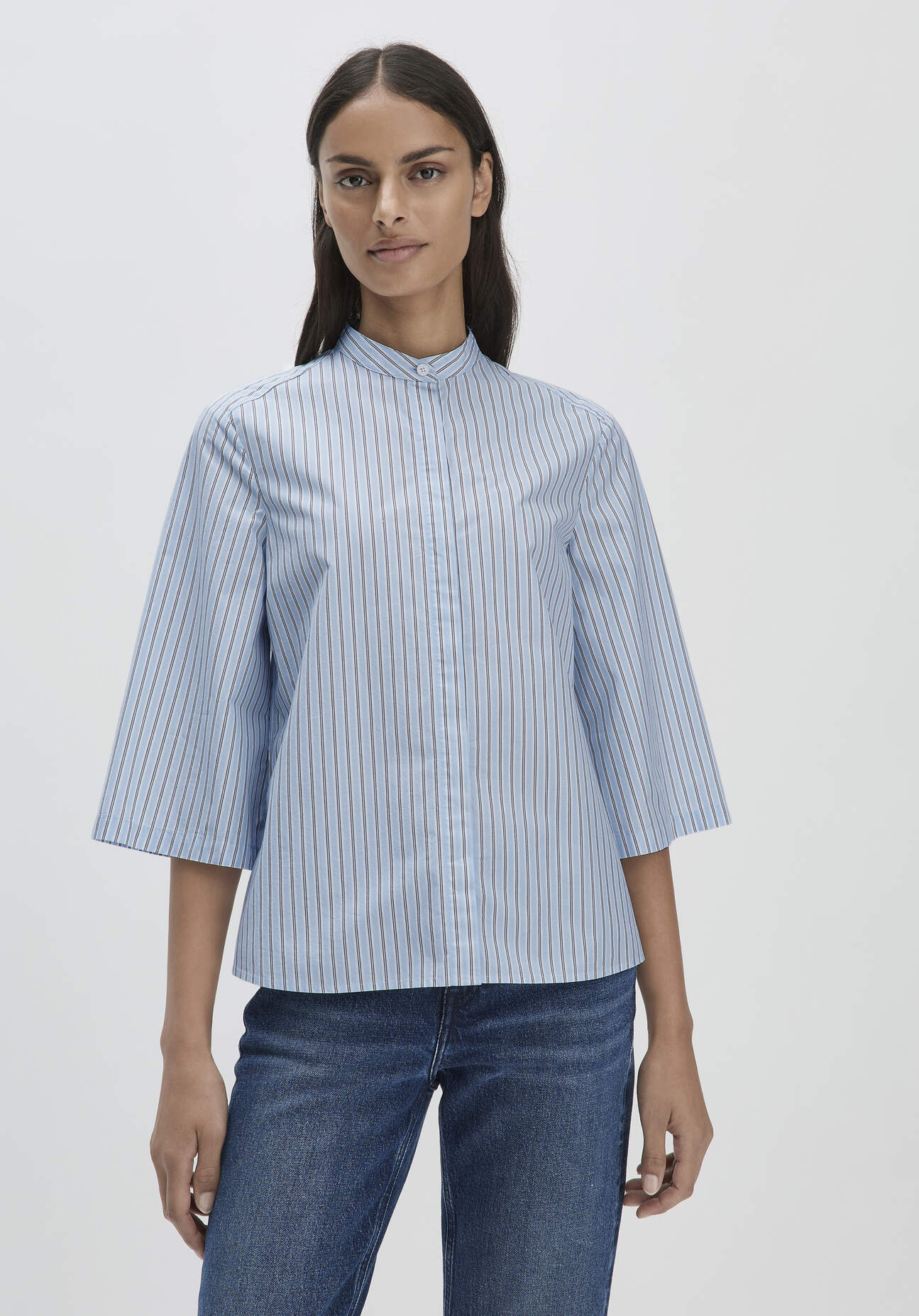 Thumbnail - hessnatur Damen Streifen Bluse Relaxed aus Bio-Baumwolle - blau - Größe 48