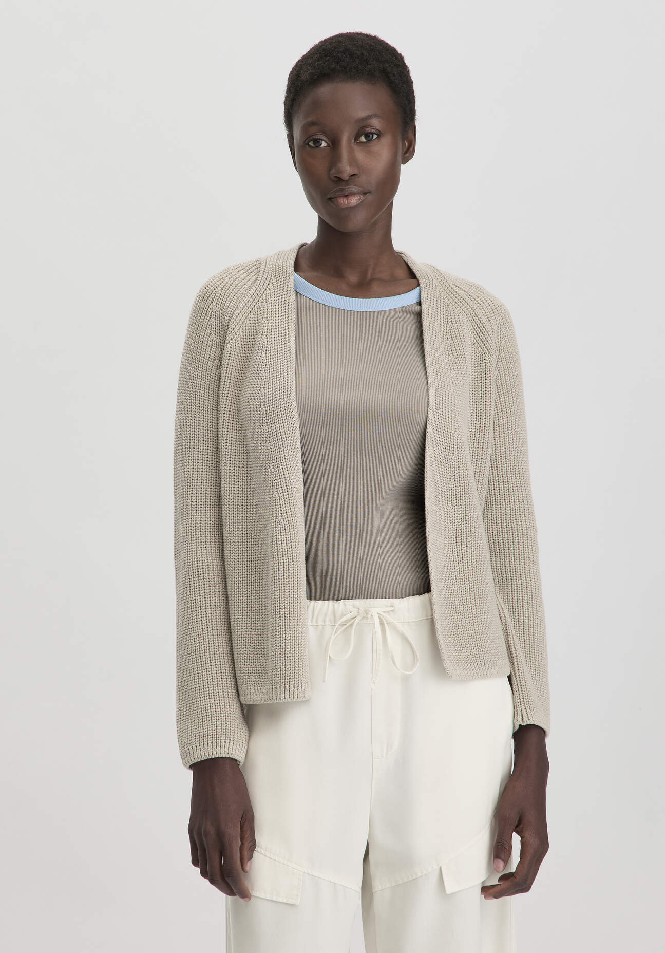Thumbnail - hessnatur Damen Strick Jacke Regular aus Bio-Baumwolle - beige - Größe S