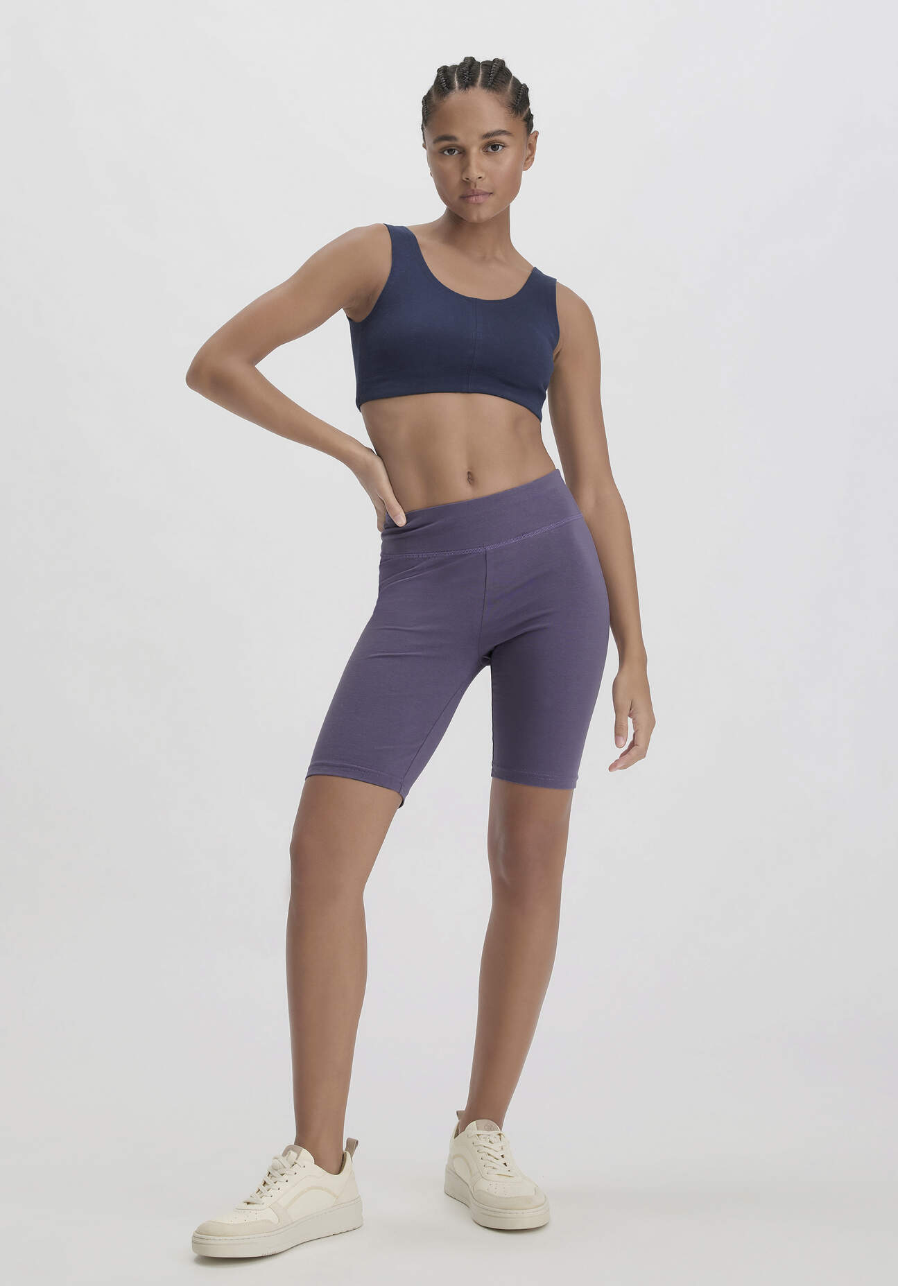 hessnatur Loungewear Shorts Fitted Medium Cut ACTIVE LIGHT aus Bio-Baumwolle - lila Größe L/l