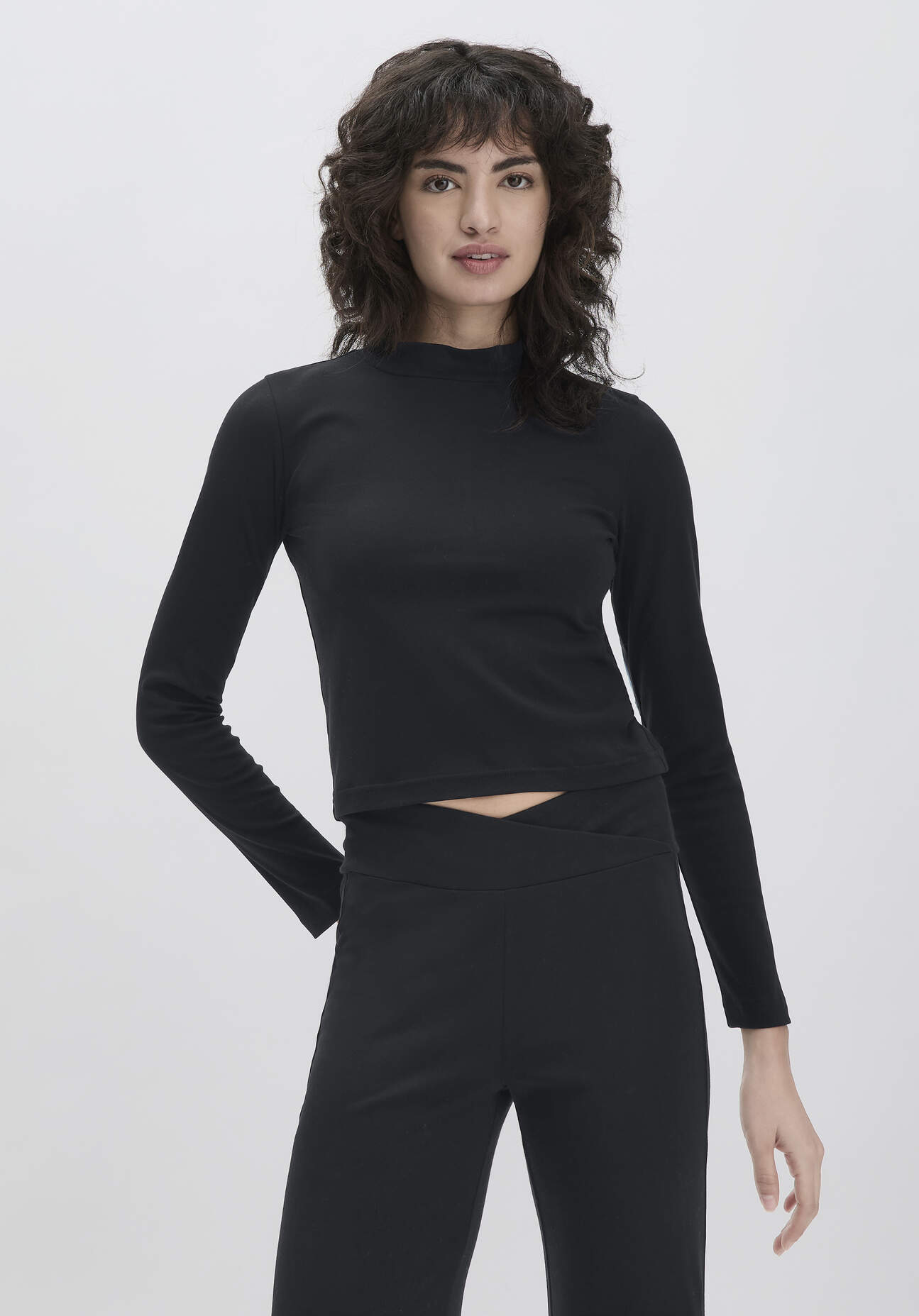 Thumbnail - hessnatur Loungewear Longsleeve Fitted ACTIVE LIGHT aus Bio-Baumwolle - schwarz - Größe 44
