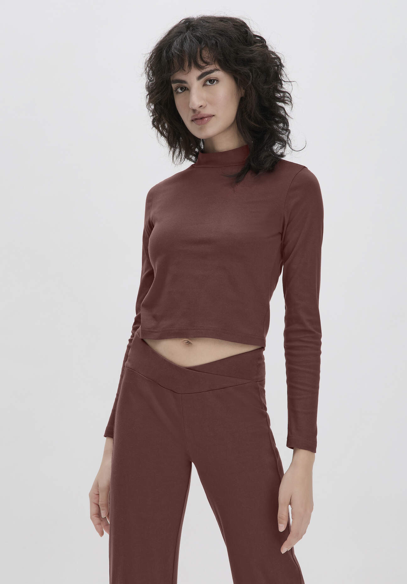 Thumbnail - hessnatur Loungewear Longsleeve Fitted ACTIVE LIGHT aus Bio-Baumwolle - braun - Größe 36